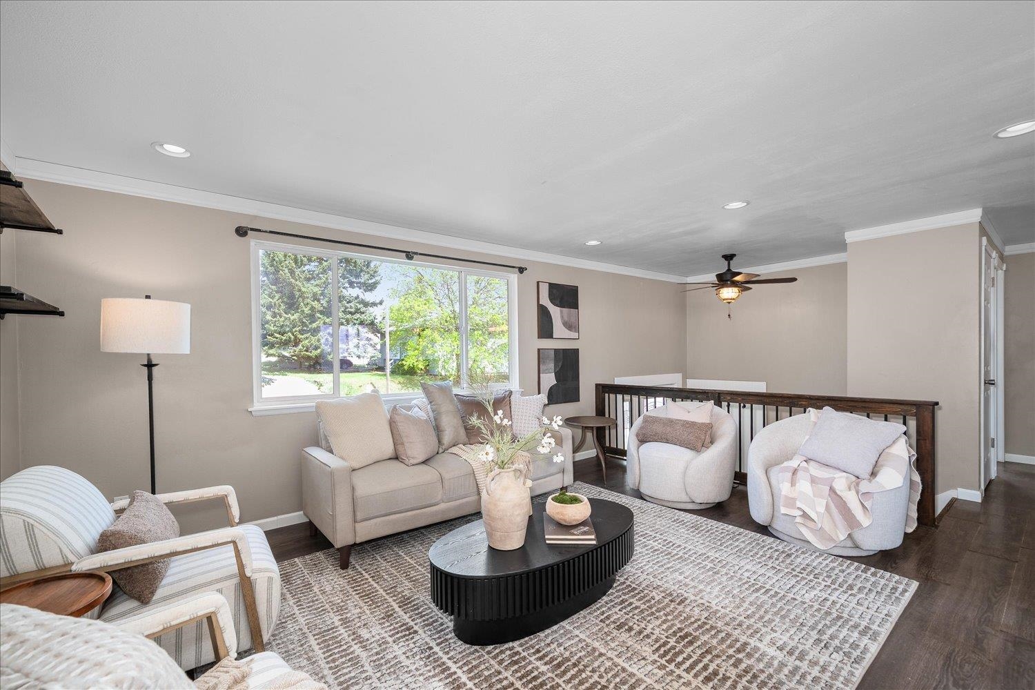 1323 Pineview St - Photo 3