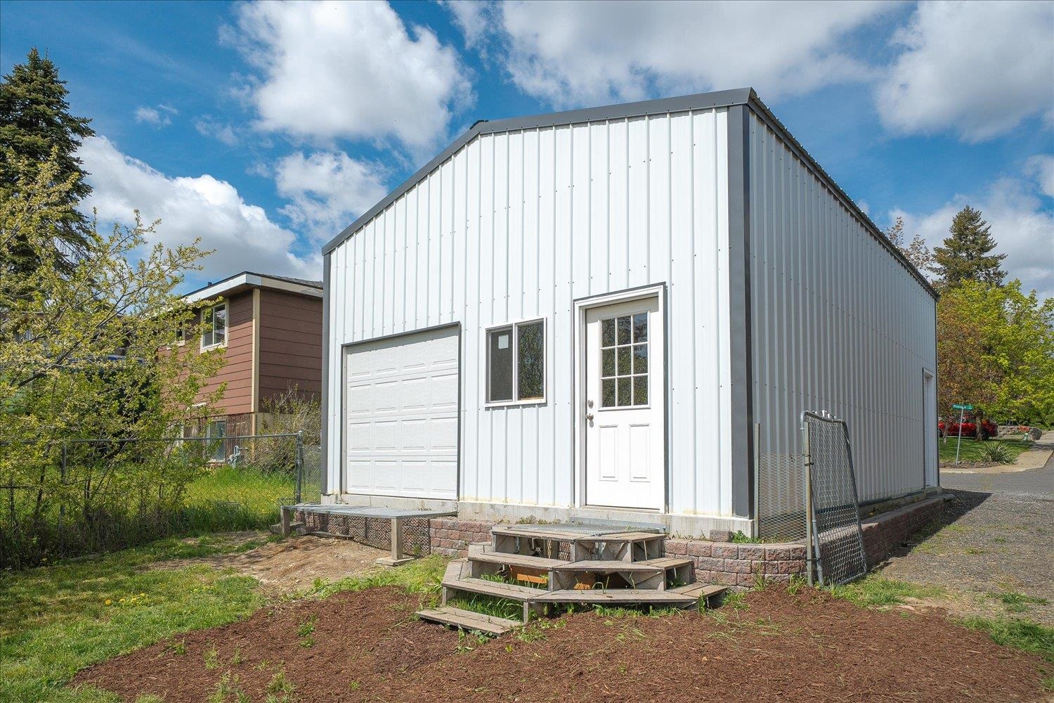 1323 Pineview St - Photo 31