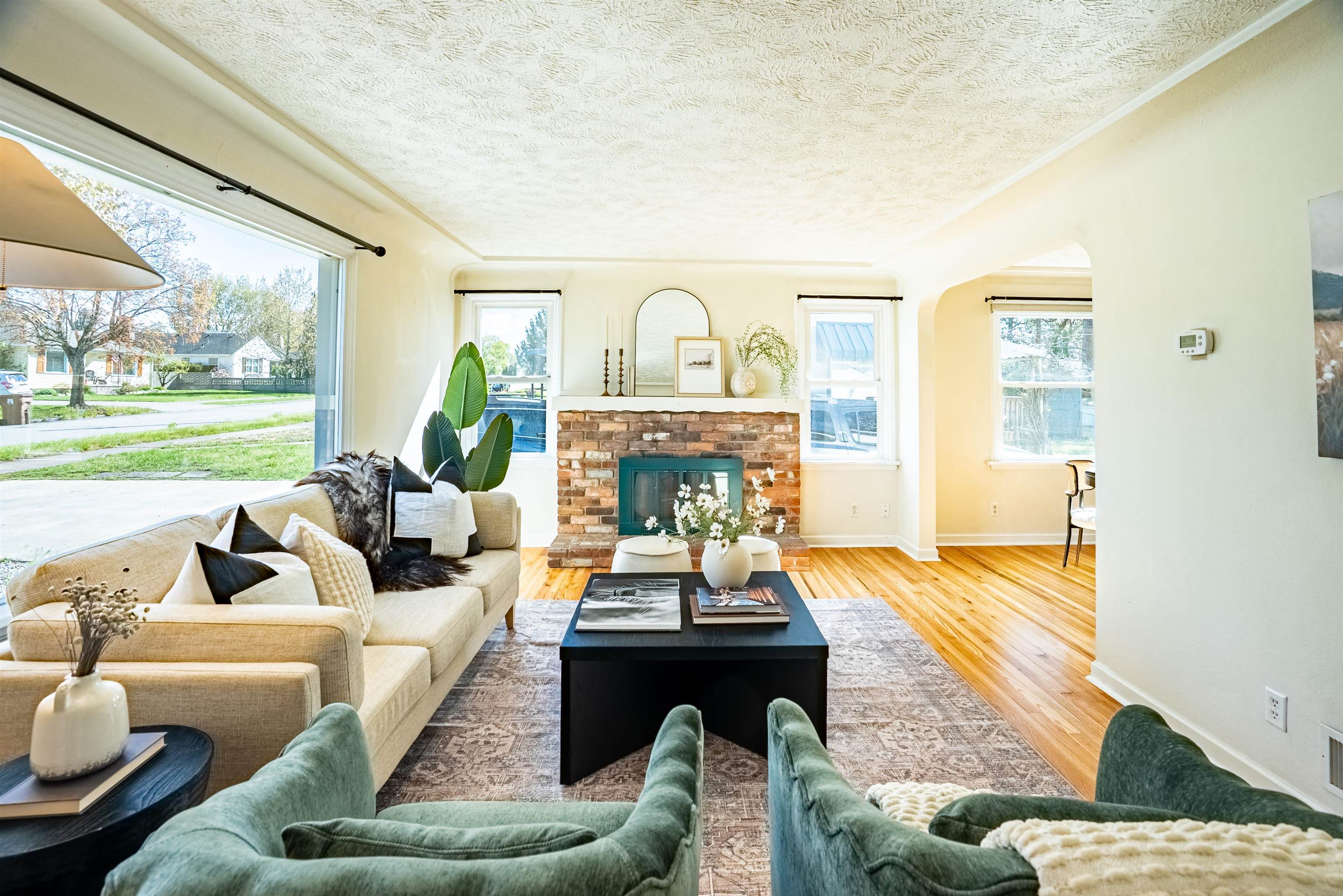 2703 W Rockwell Ave - Photo 2