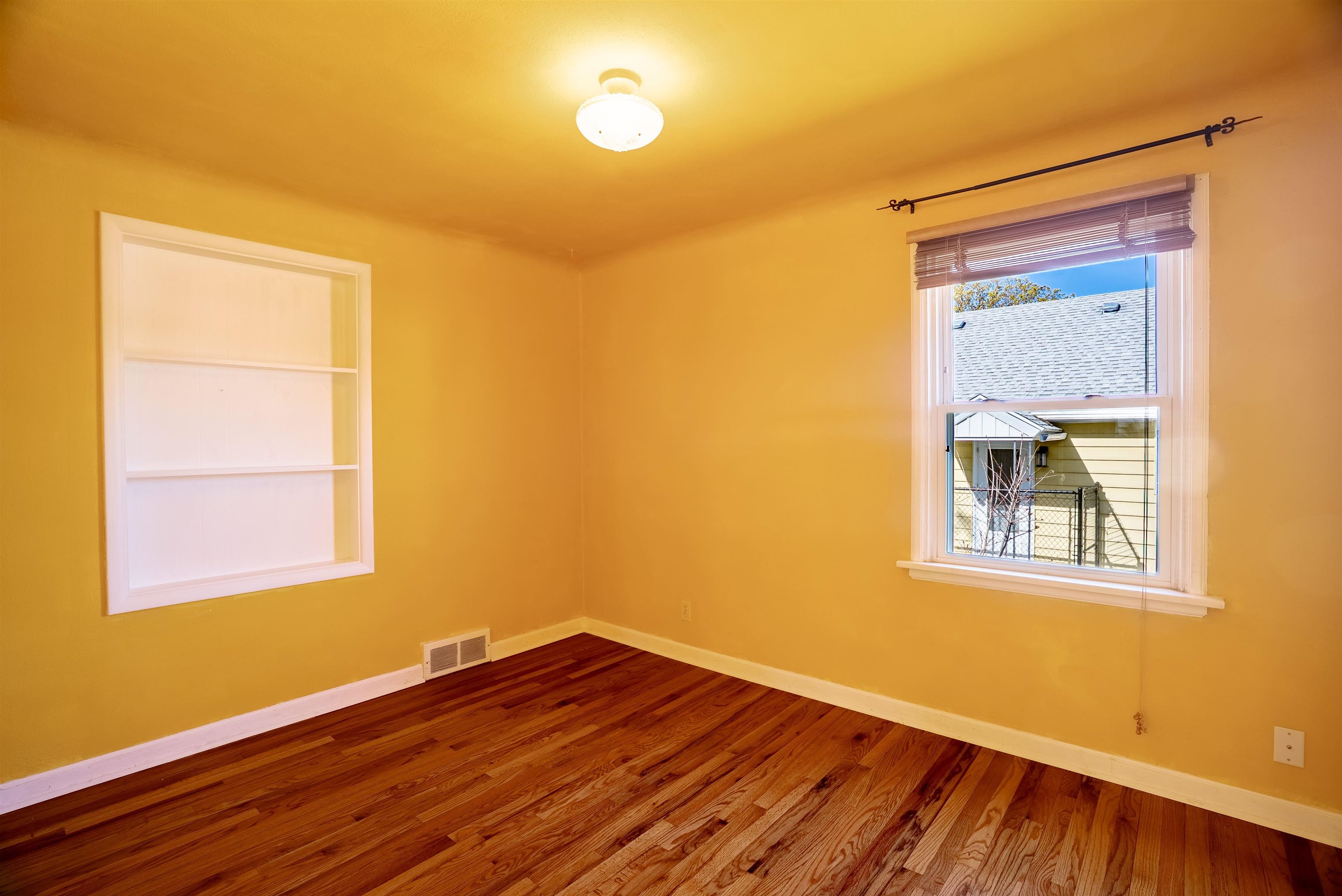 2703 W Rockwell Ave - Photo 14