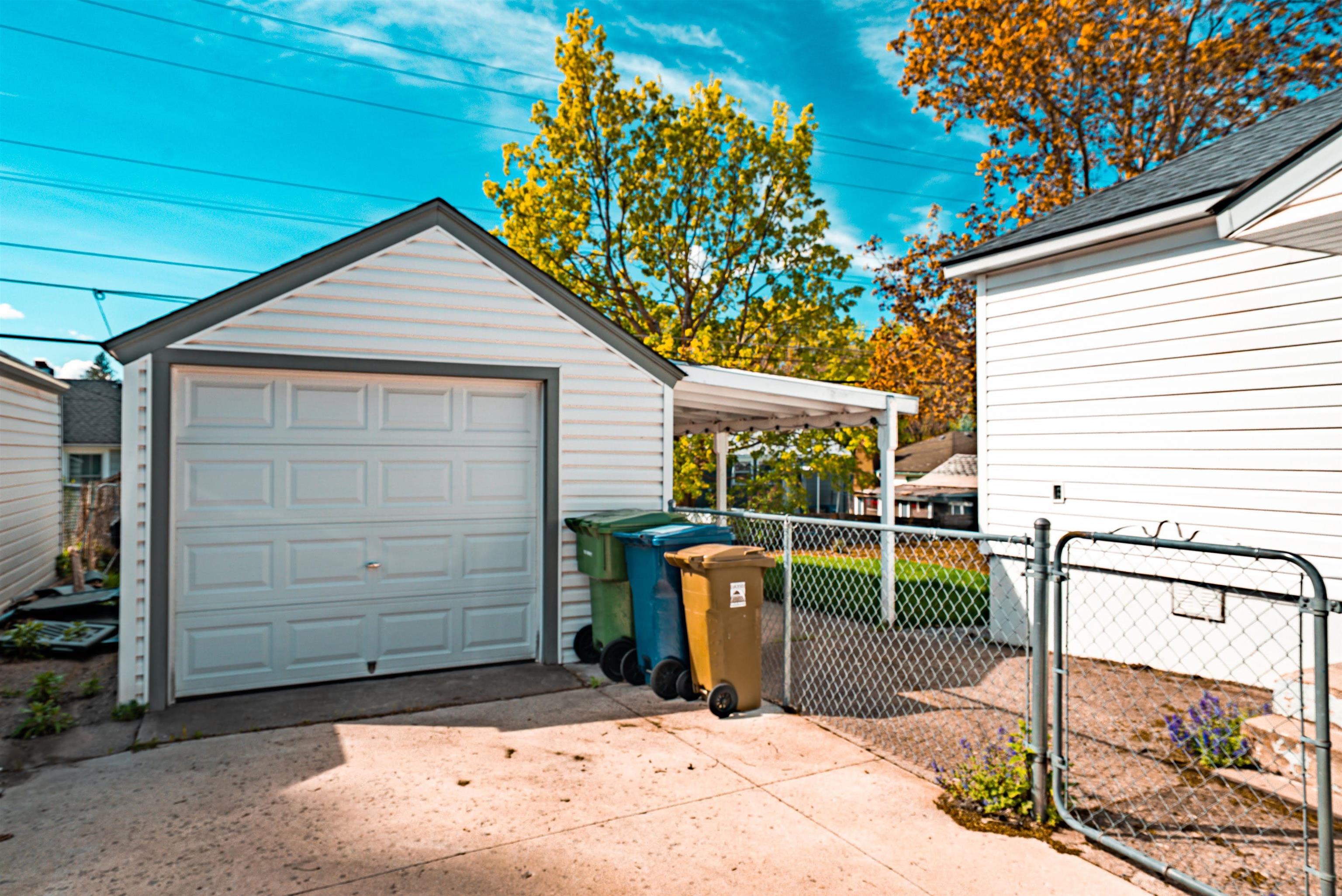2703 W Rockwell Ave - Photo 24
