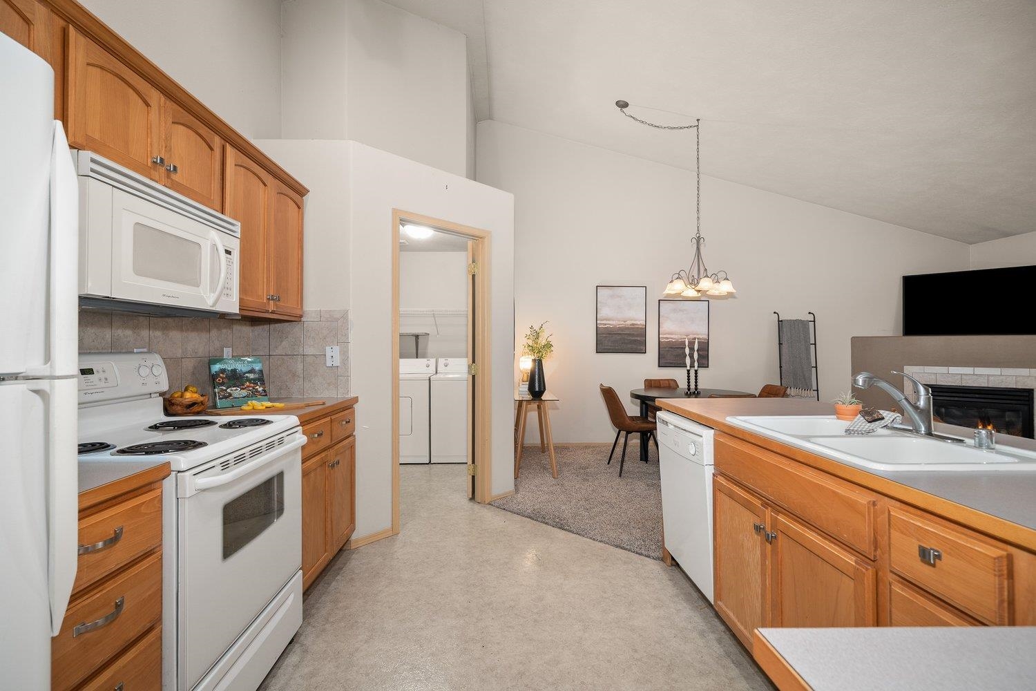 1712 N Drummond St - Photo 8