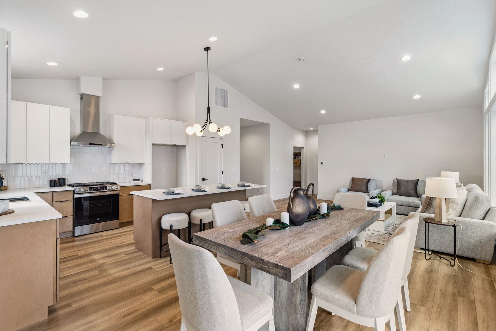 414 N Moen Ln - Photo 2