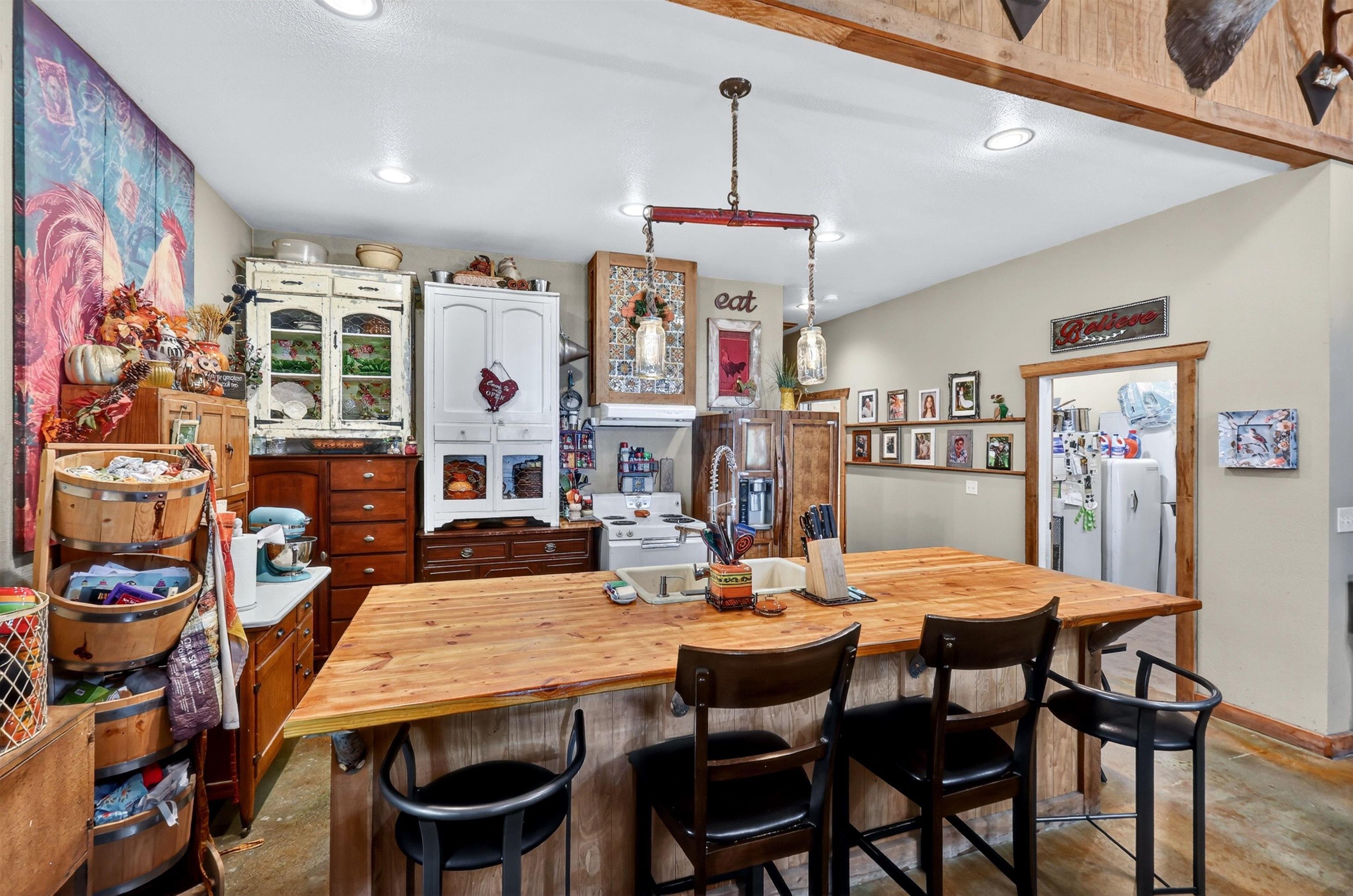 1082 Balcom Rd - Photo 11