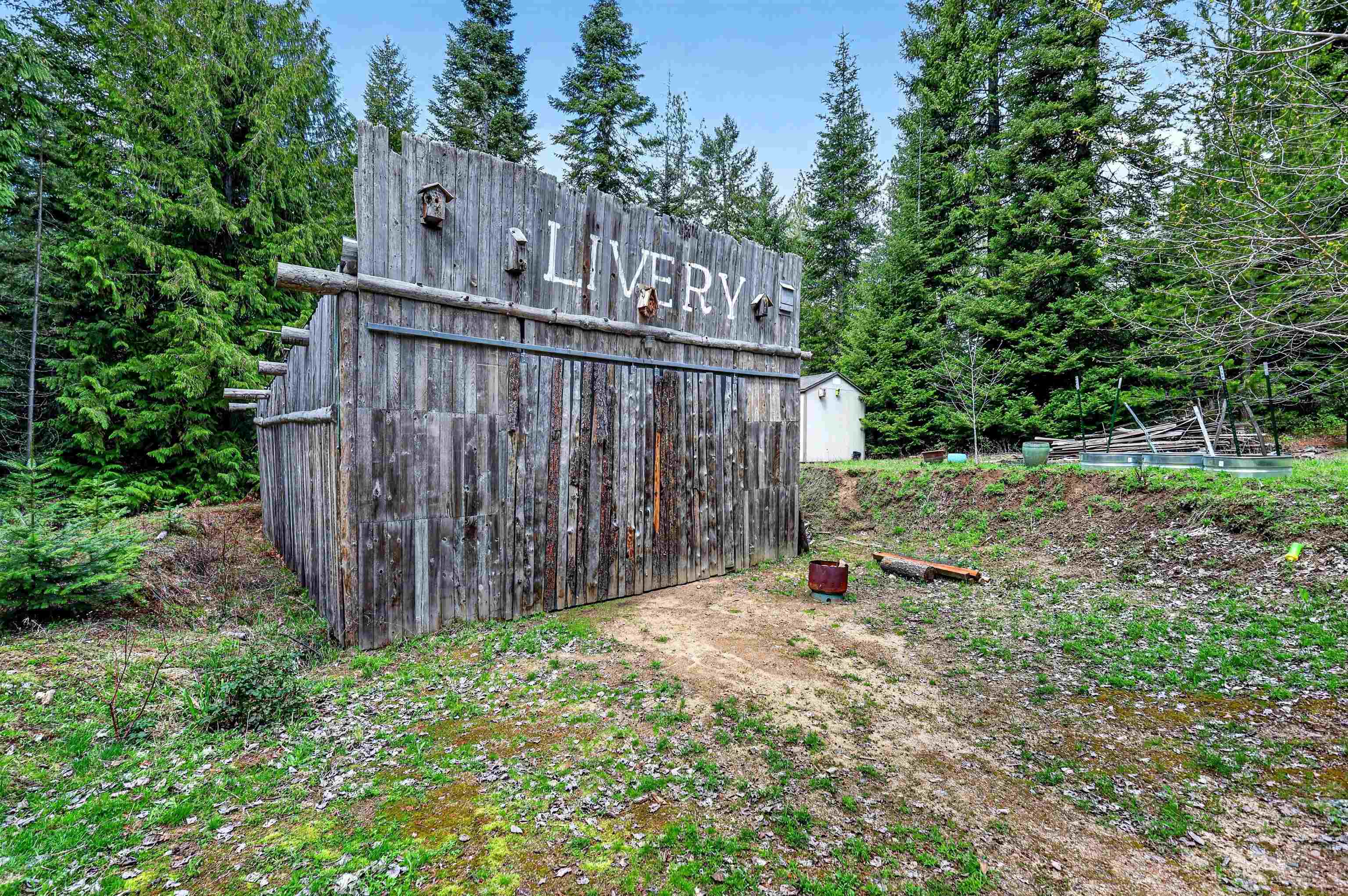 1082 Balcom Rd - Photo 32