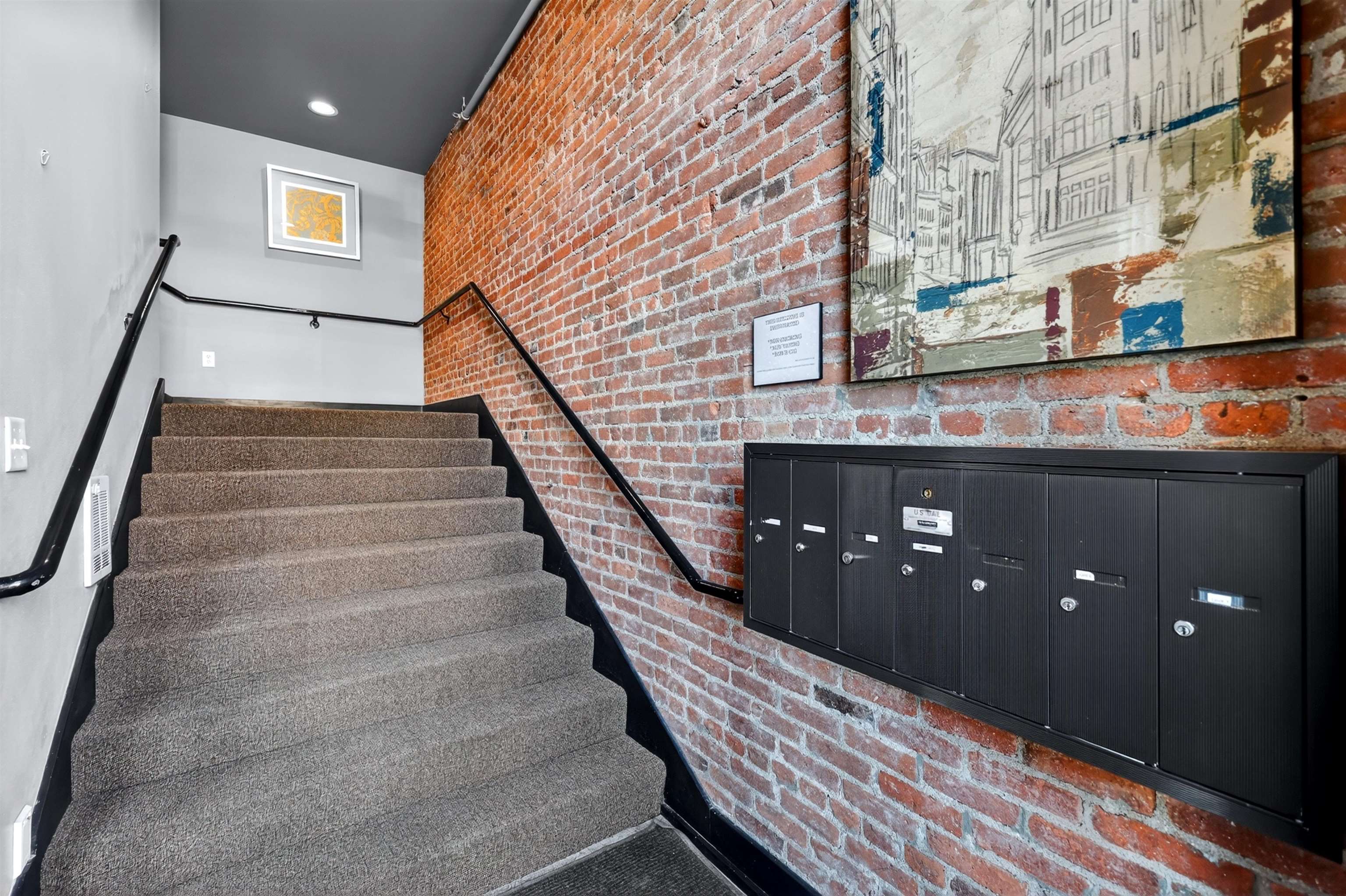 401 W 1st Ave - Photo 4