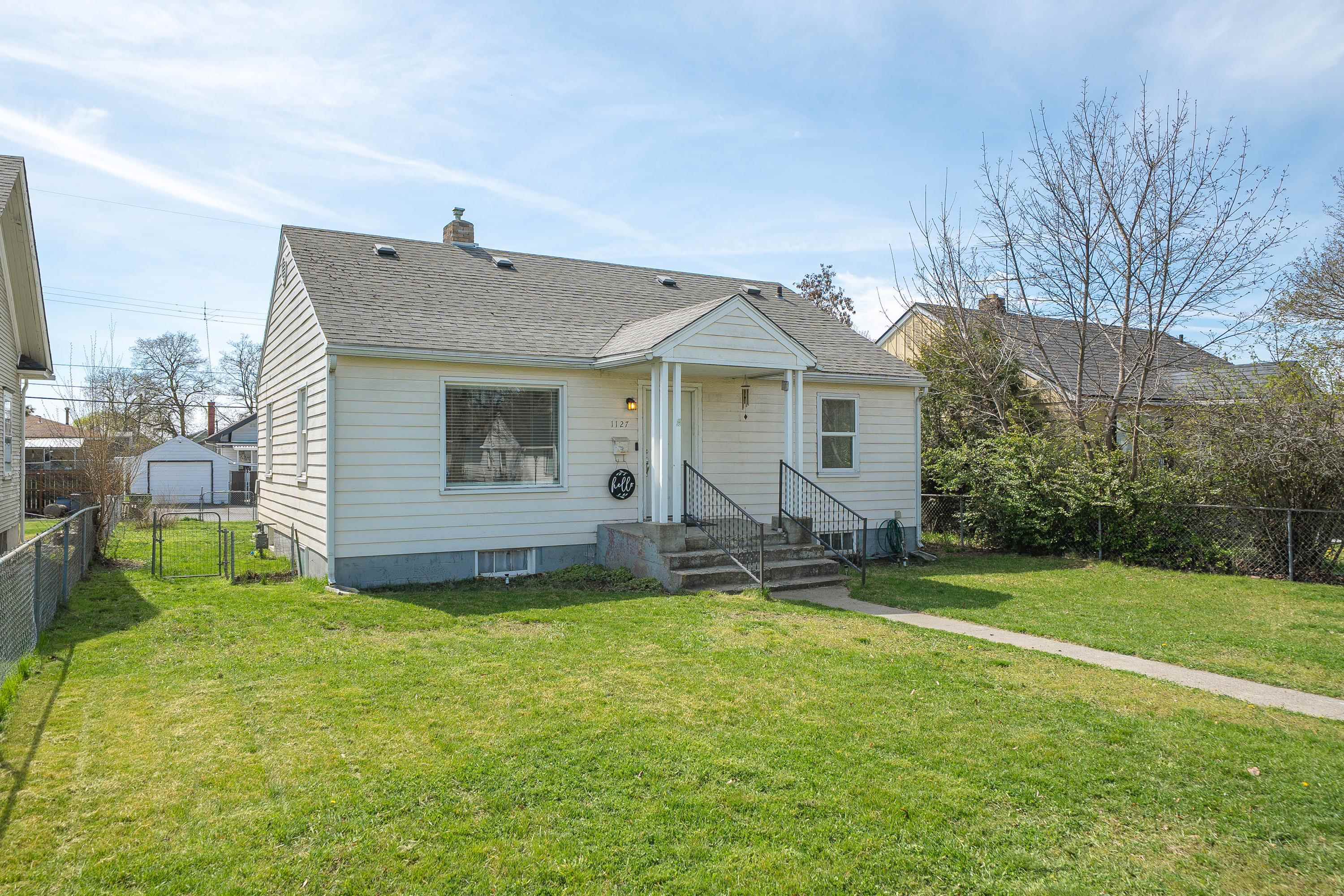 1127 W Kiernan Ave - Photo 1