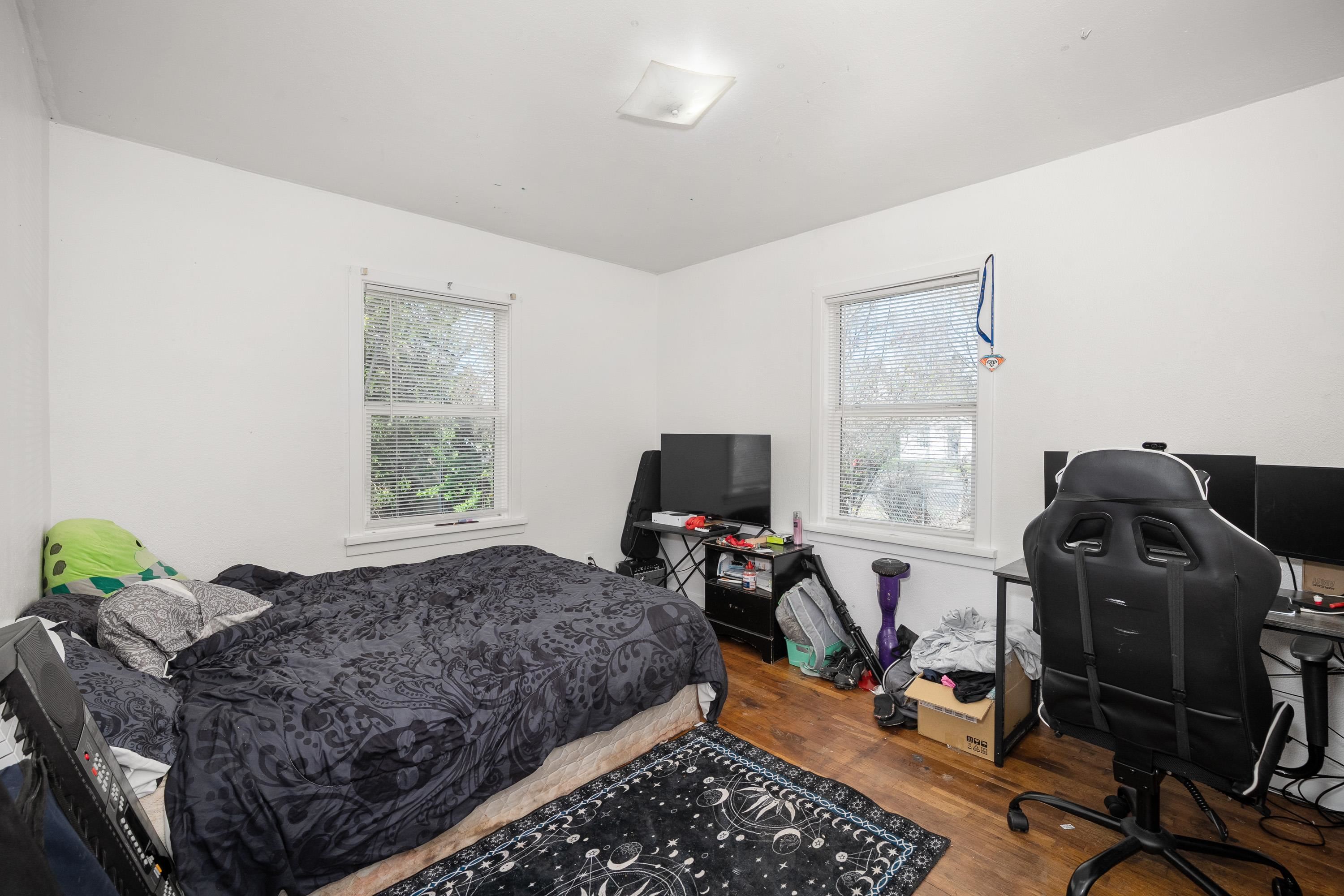 1127 W Kiernan Ave - Photo 19