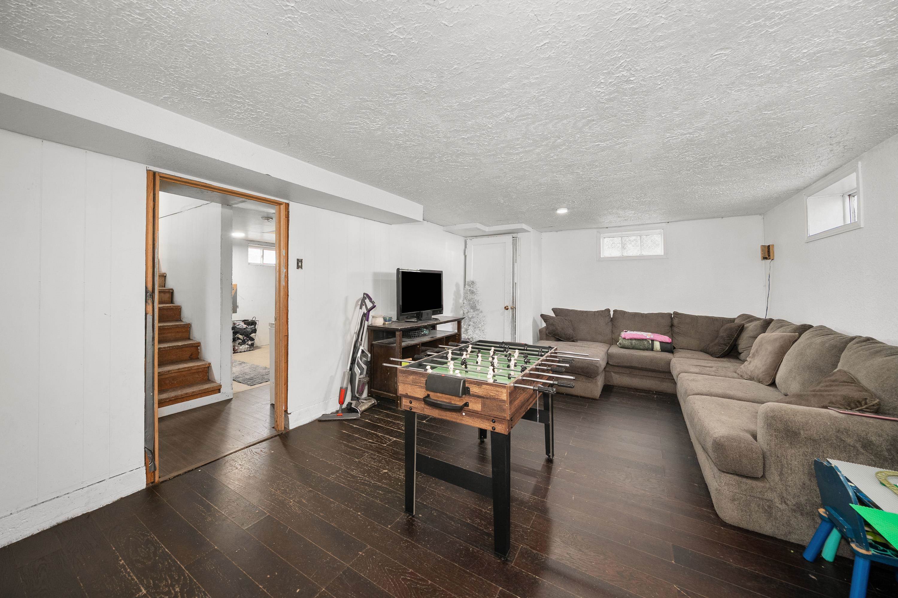 1127 W Kiernan Ave - Photo 21