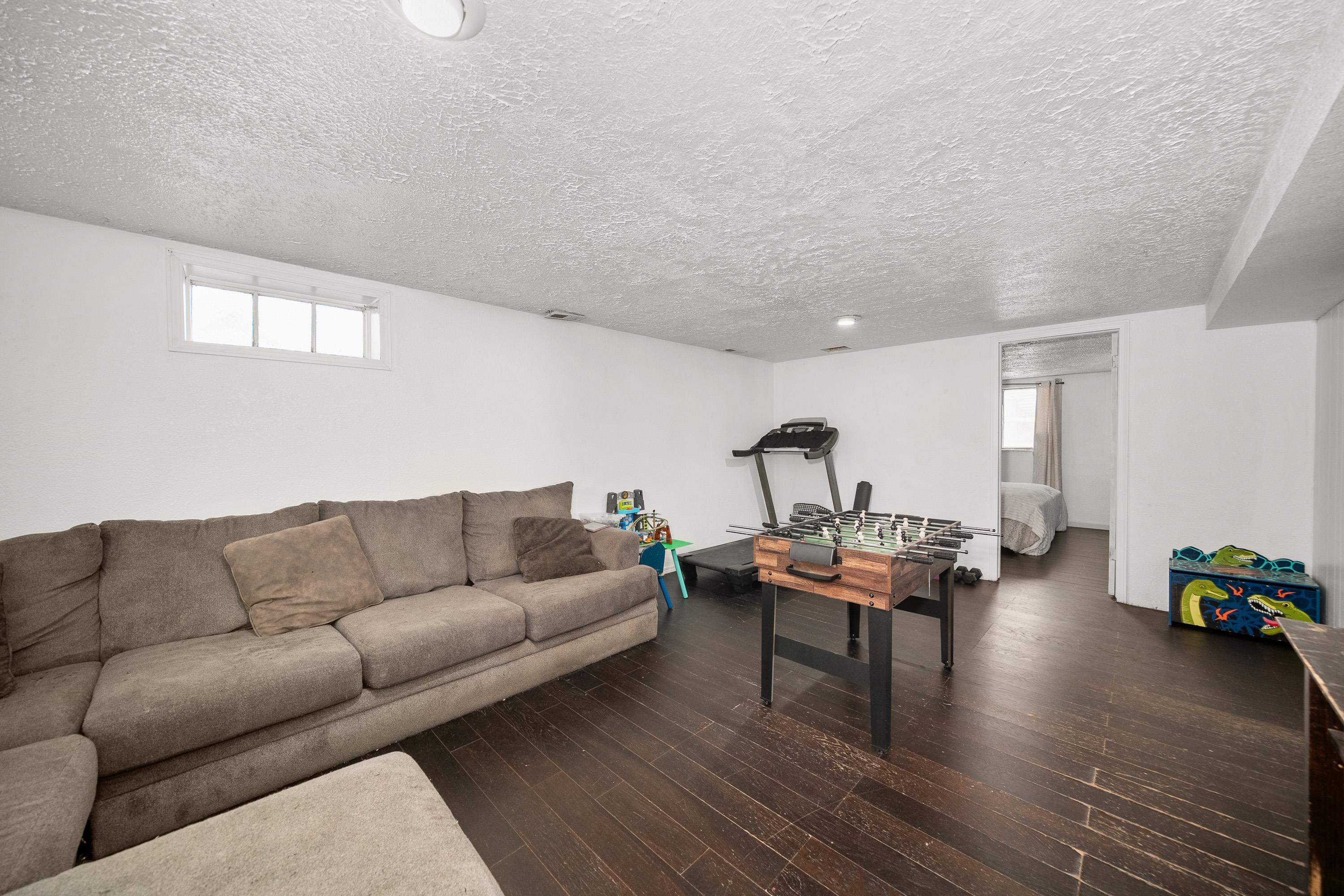 1127 W Kiernan Ave - Photo 23