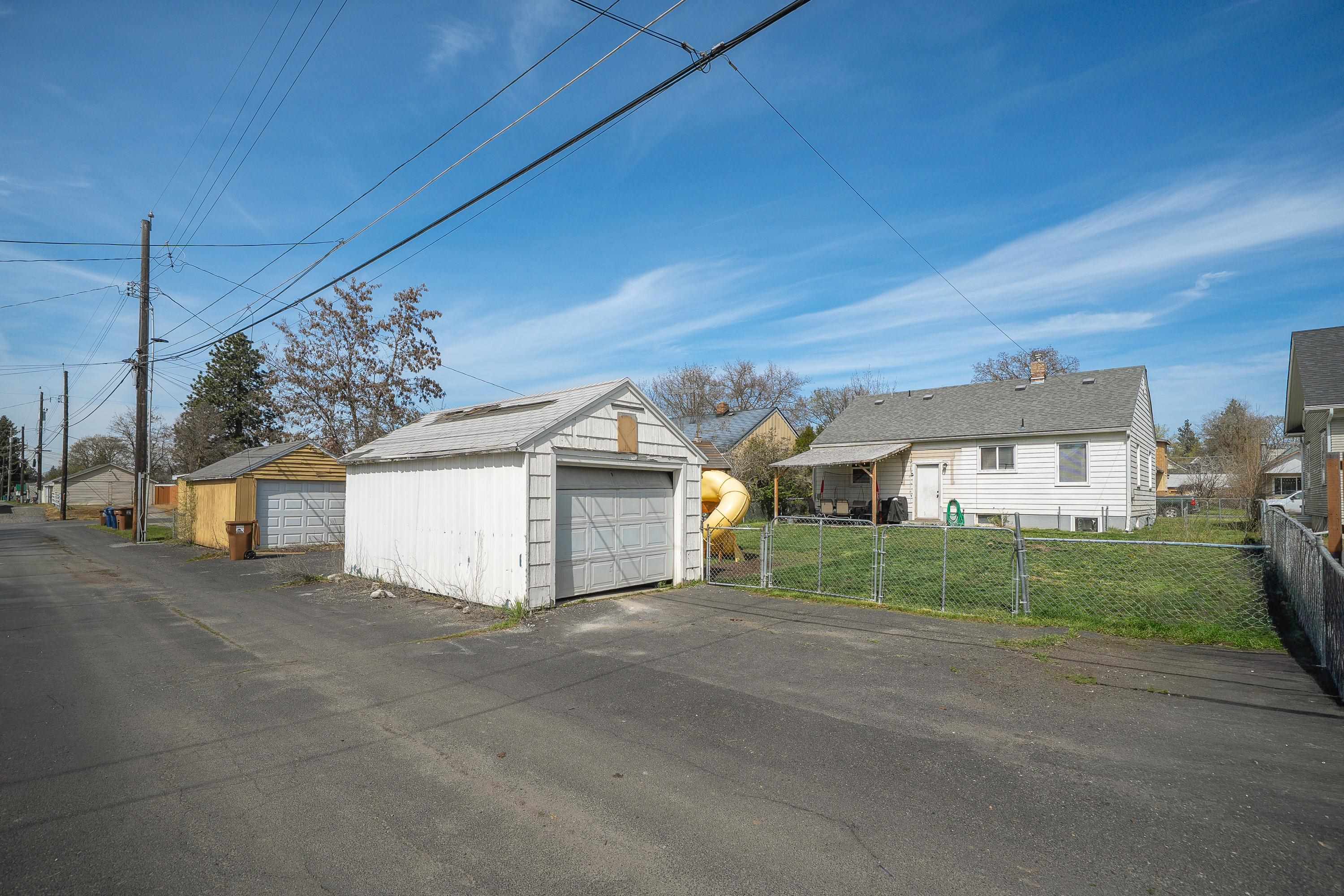 1127 W Kiernan Ave - Photo 36