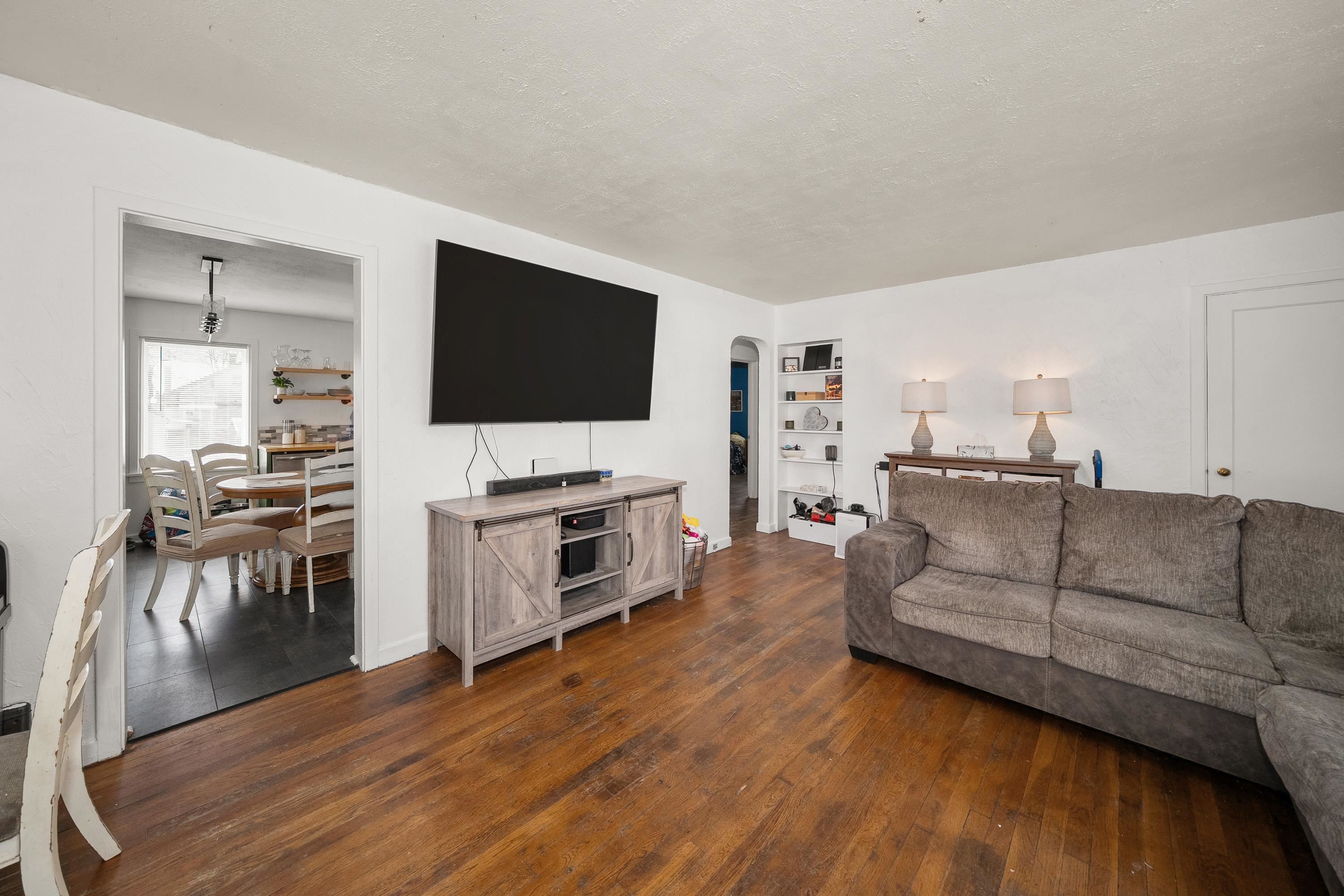 1127 W Kiernan Ave - Photo 6