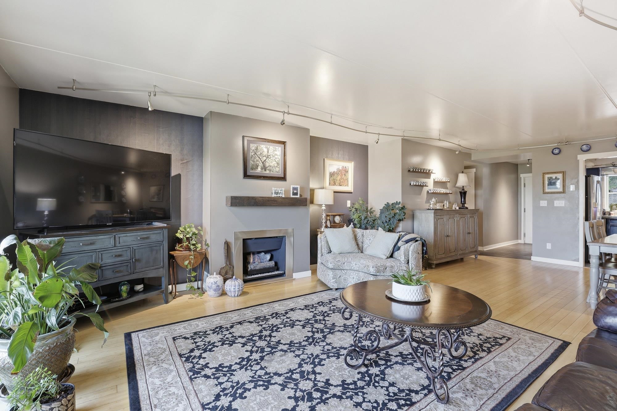 136 E Rockwood Blvd - Photo 8