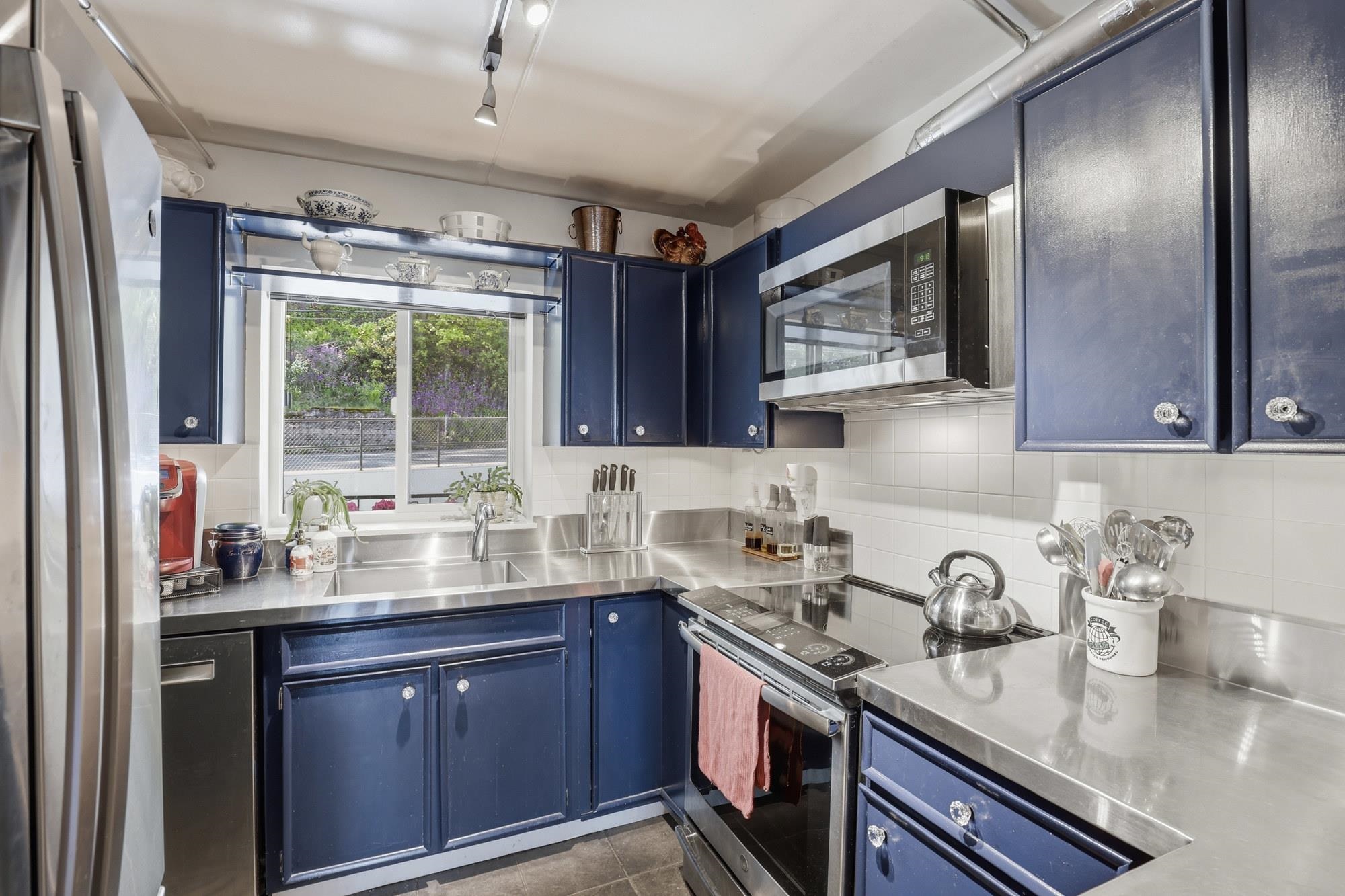 136 E Rockwood Blvd - Photo 10