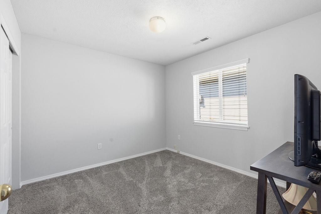 3704 S Brighton Ln - Photo 18
