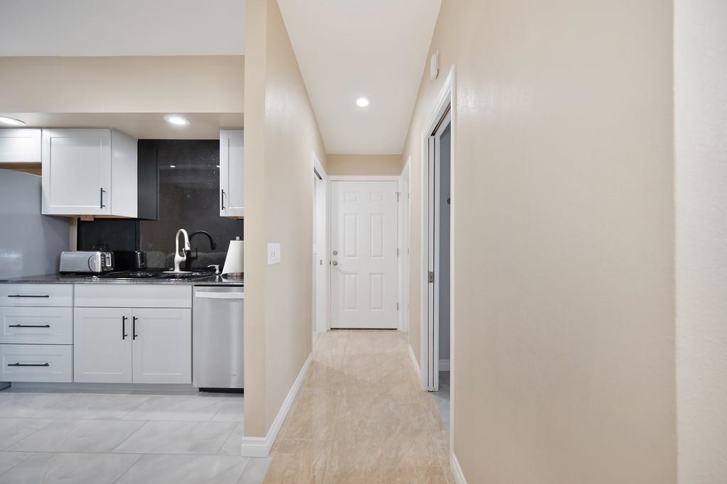 1221 7th St - Photo 8