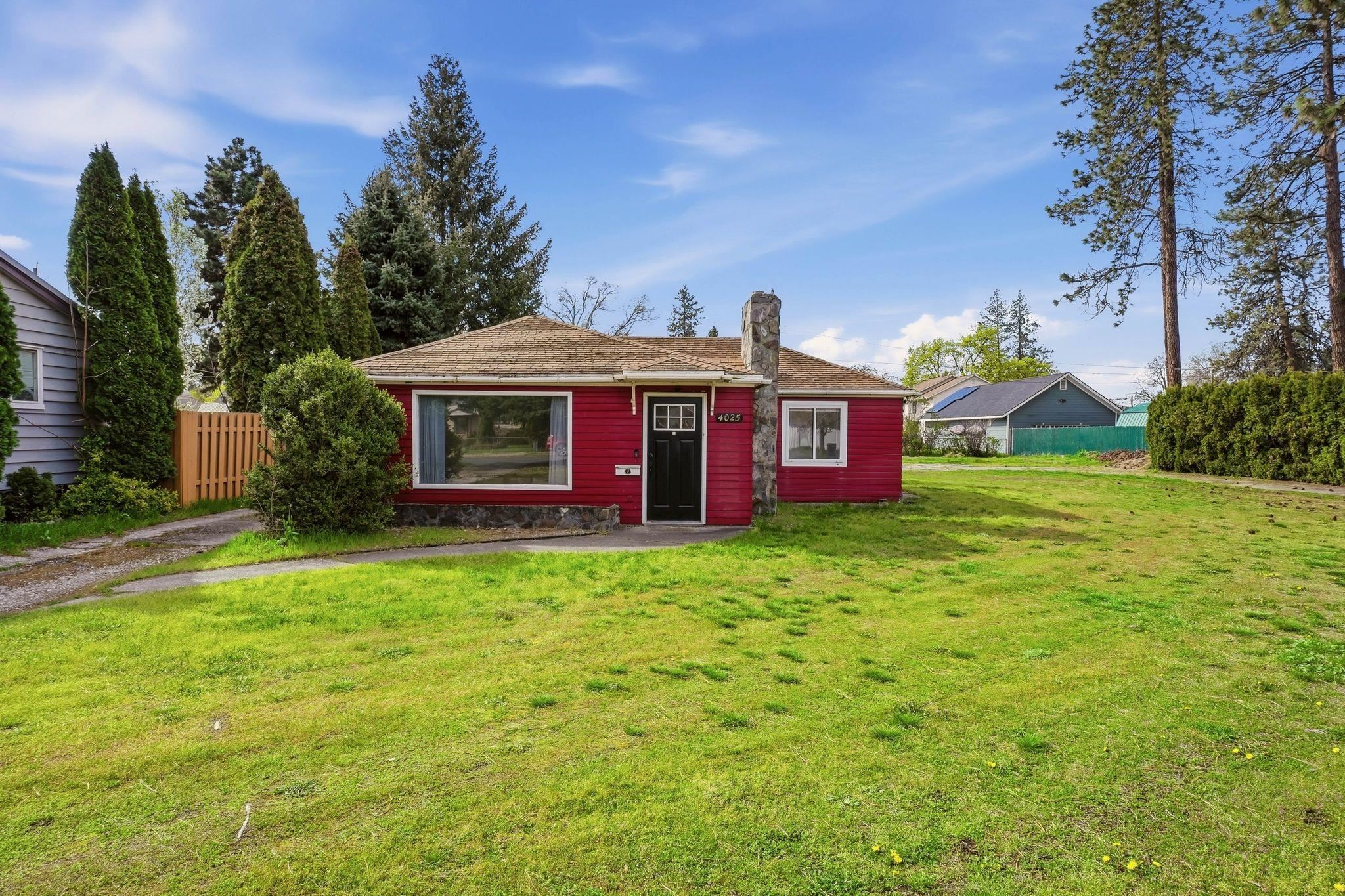 4025 W Everett Ave - Photo 1