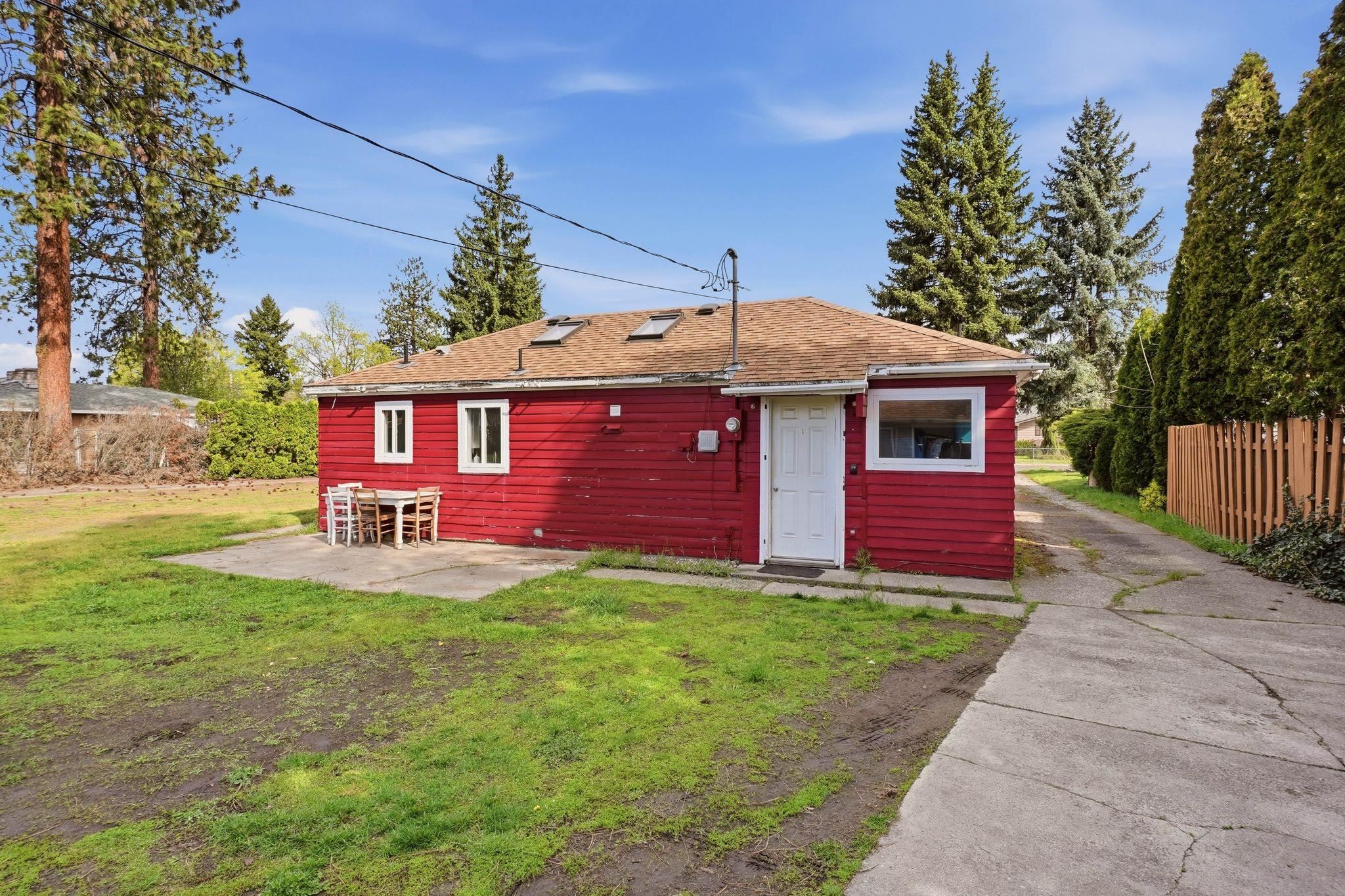 4025 W Everett Ave - Photo 2
