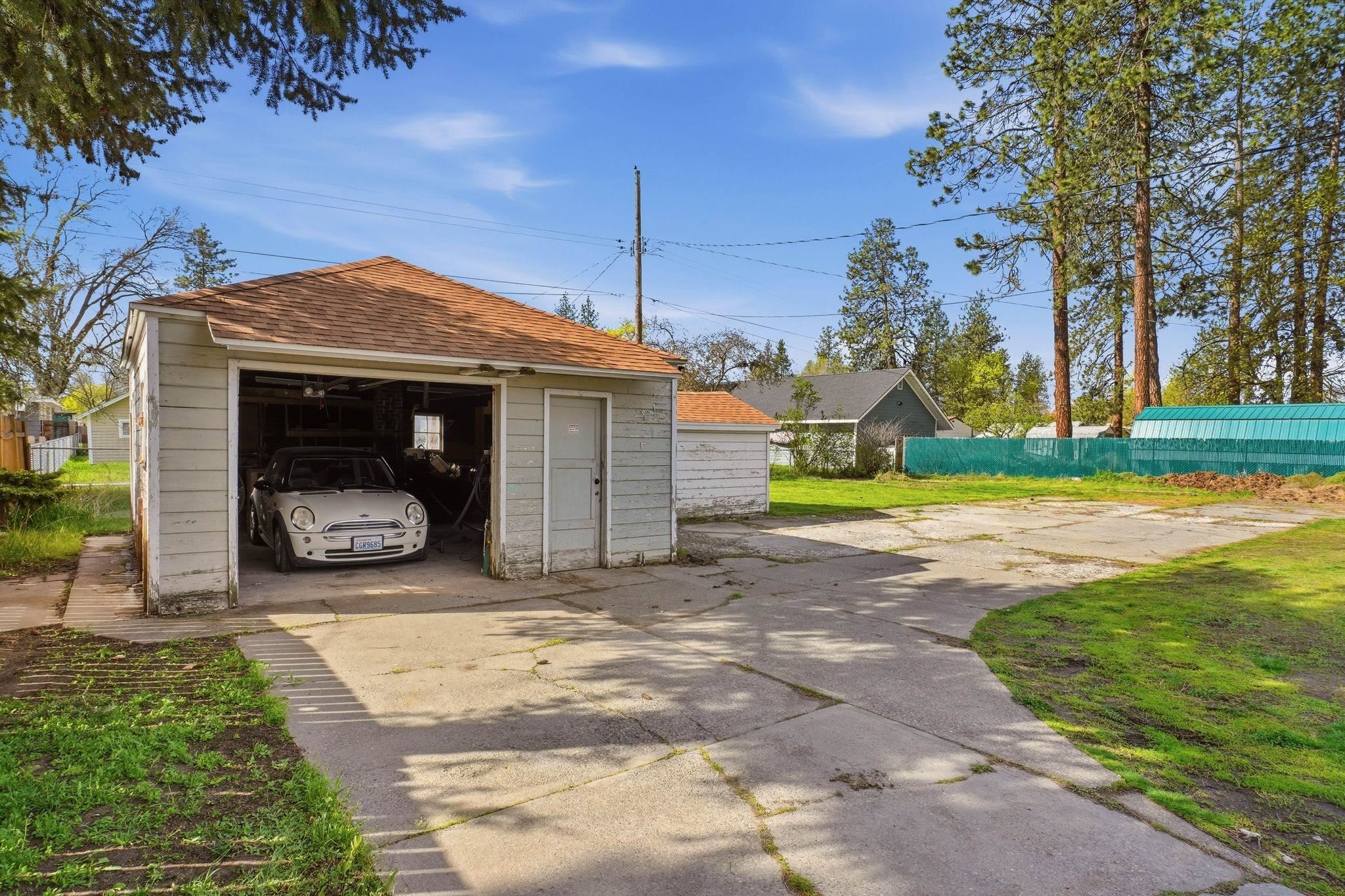 4025 W Everett Ave - Photo 19