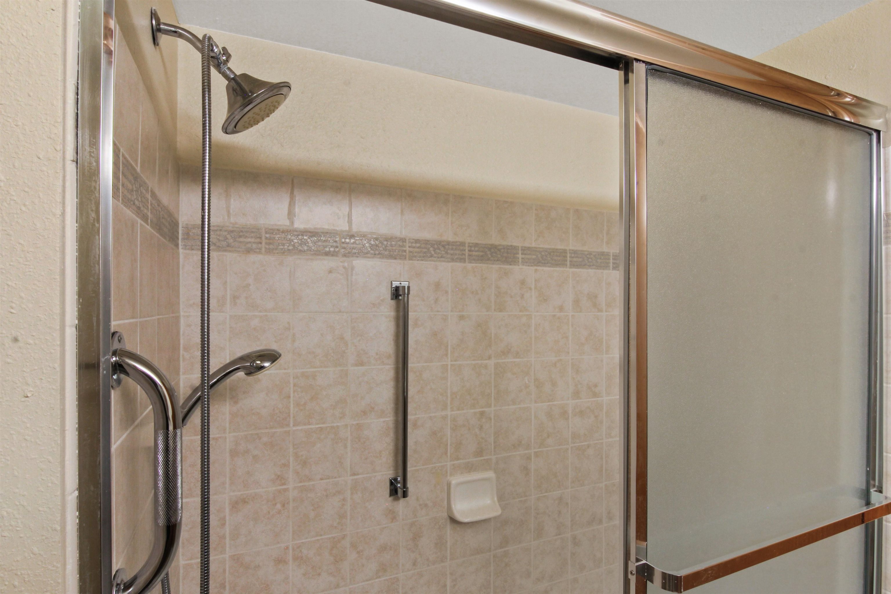 221 E Rockwood Blvd - Photo 11