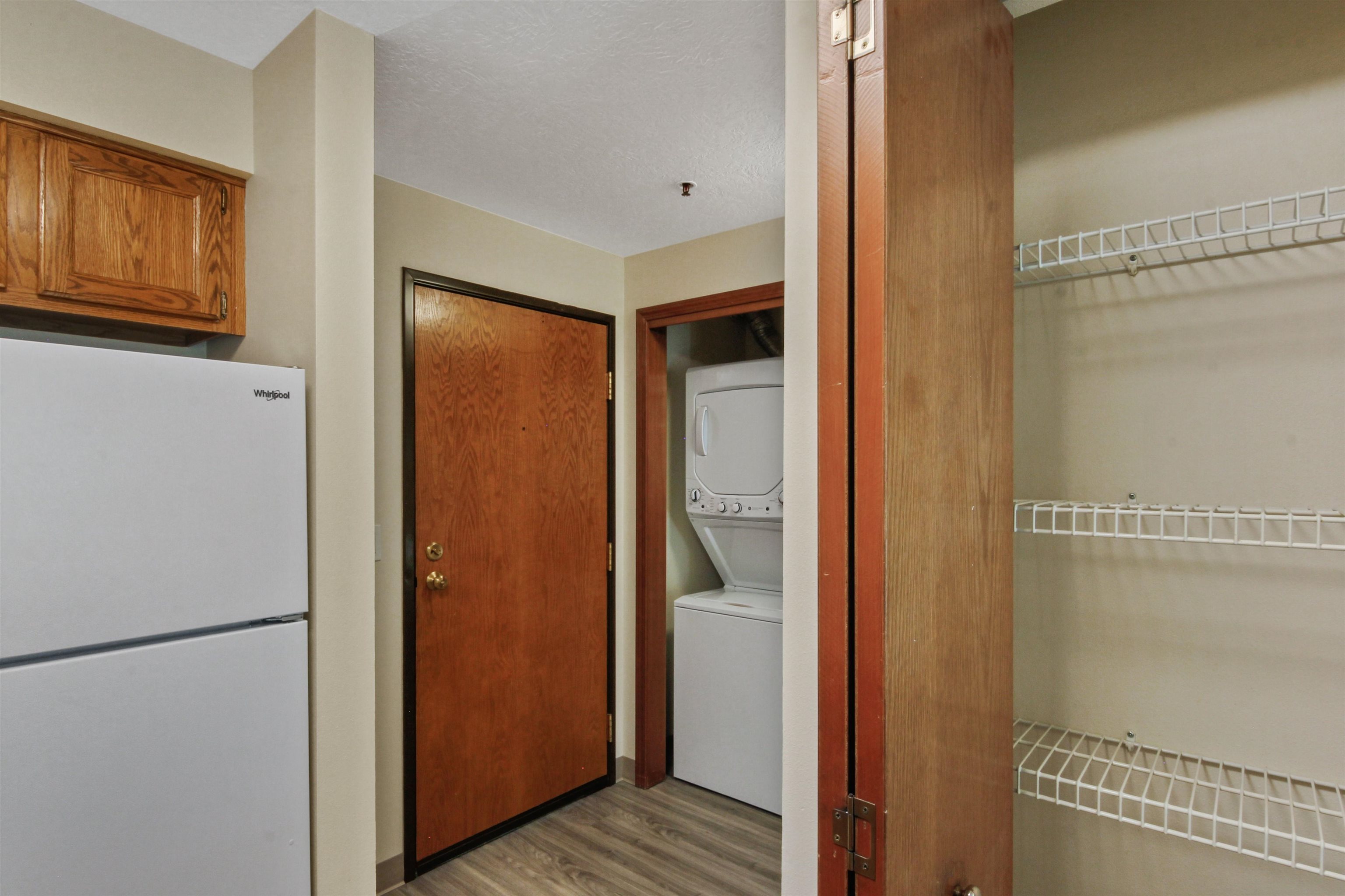 221 E Rockwood Blvd - Photo 4