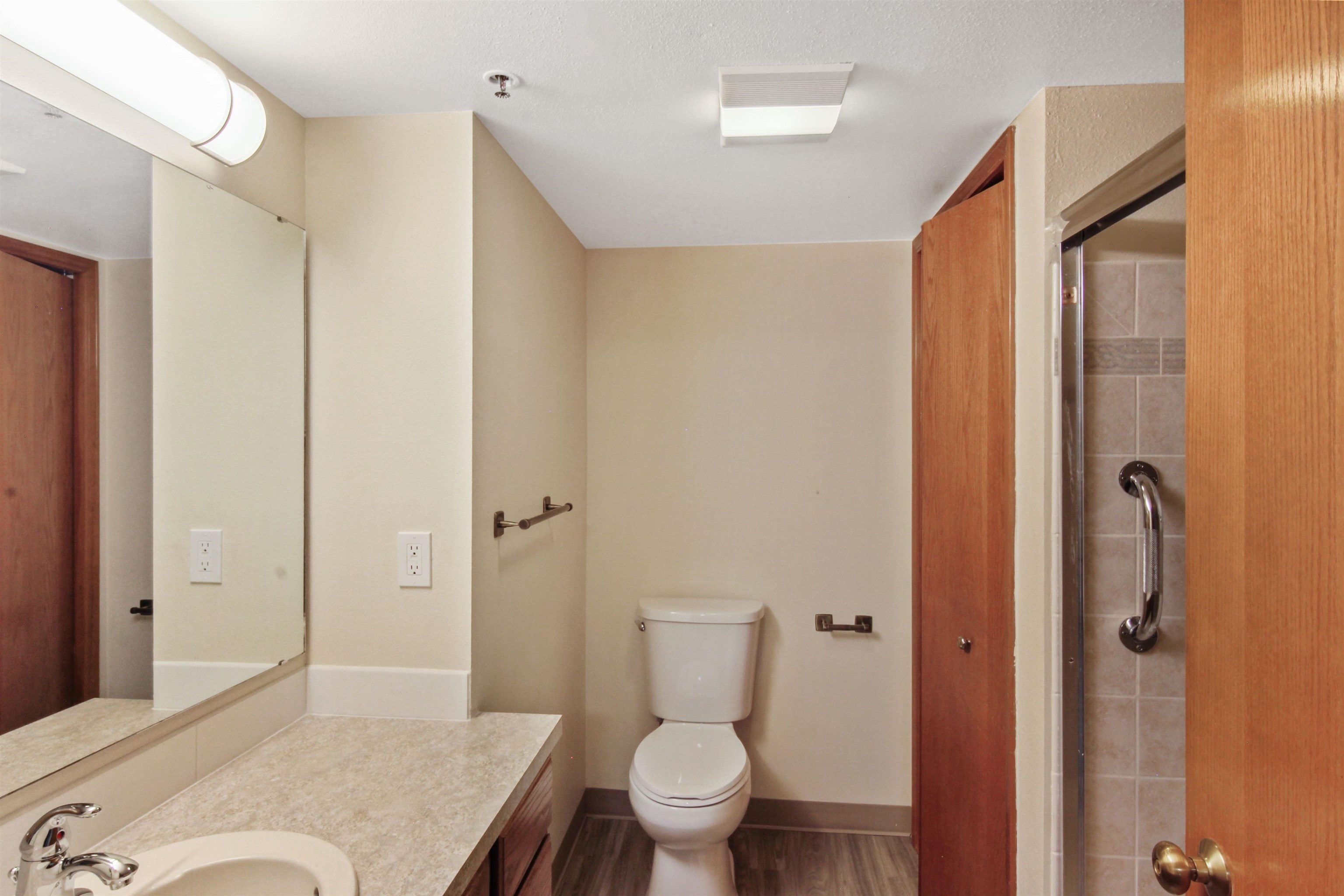 221 E Rockwood Blvd - Photo 9