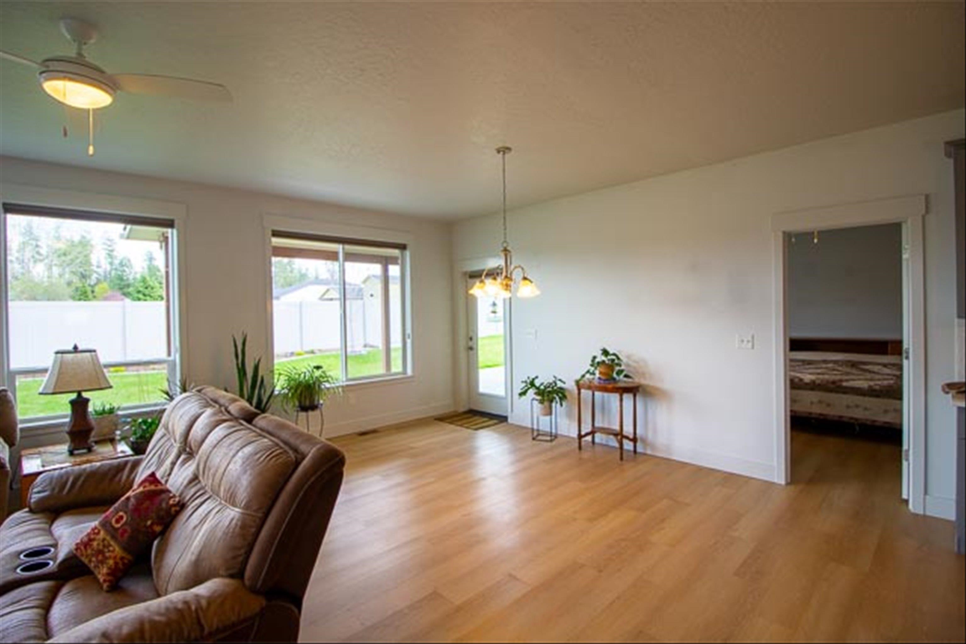 1262 N Park Ave - Photo 12