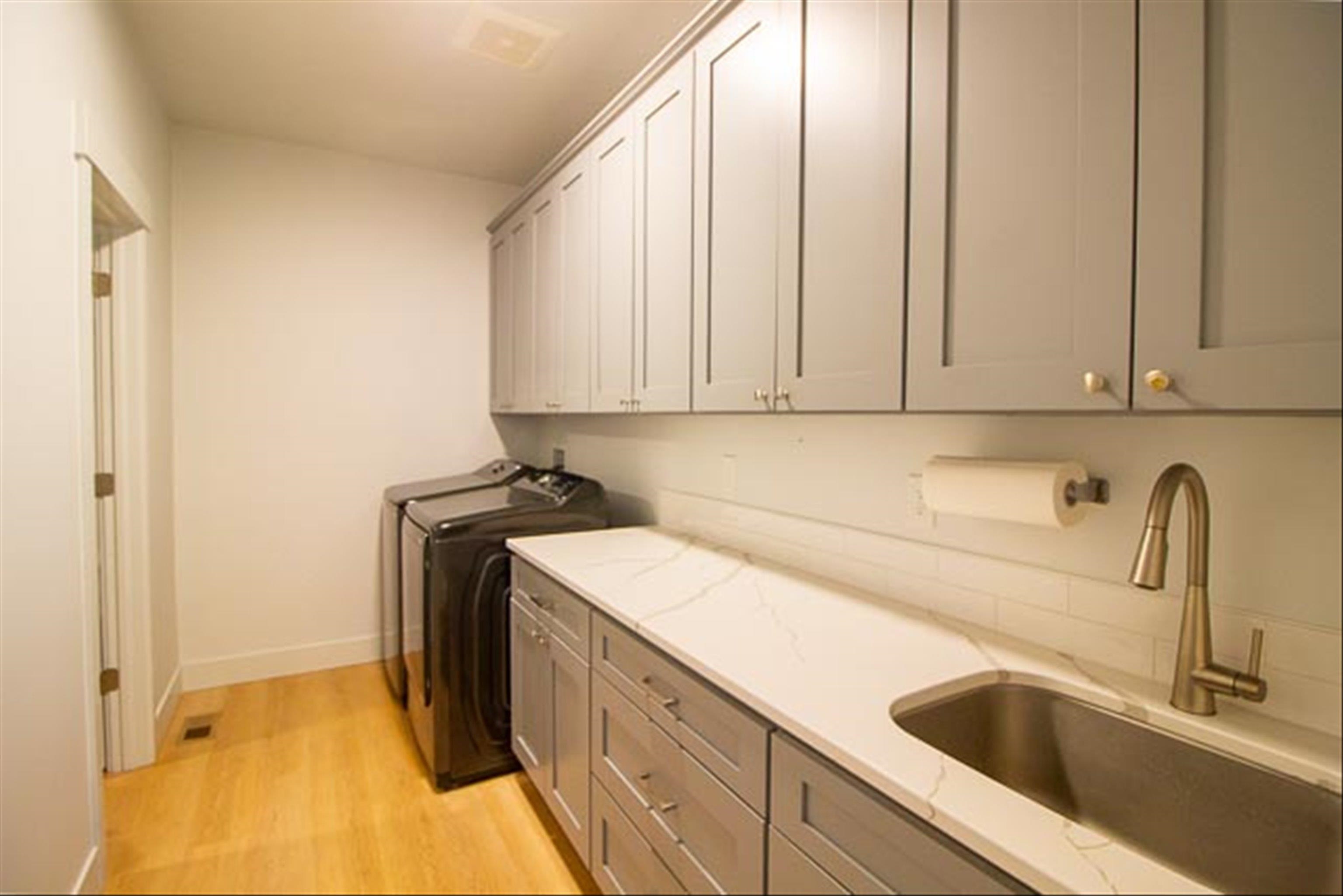 1262 N Park Ave - Photo 15