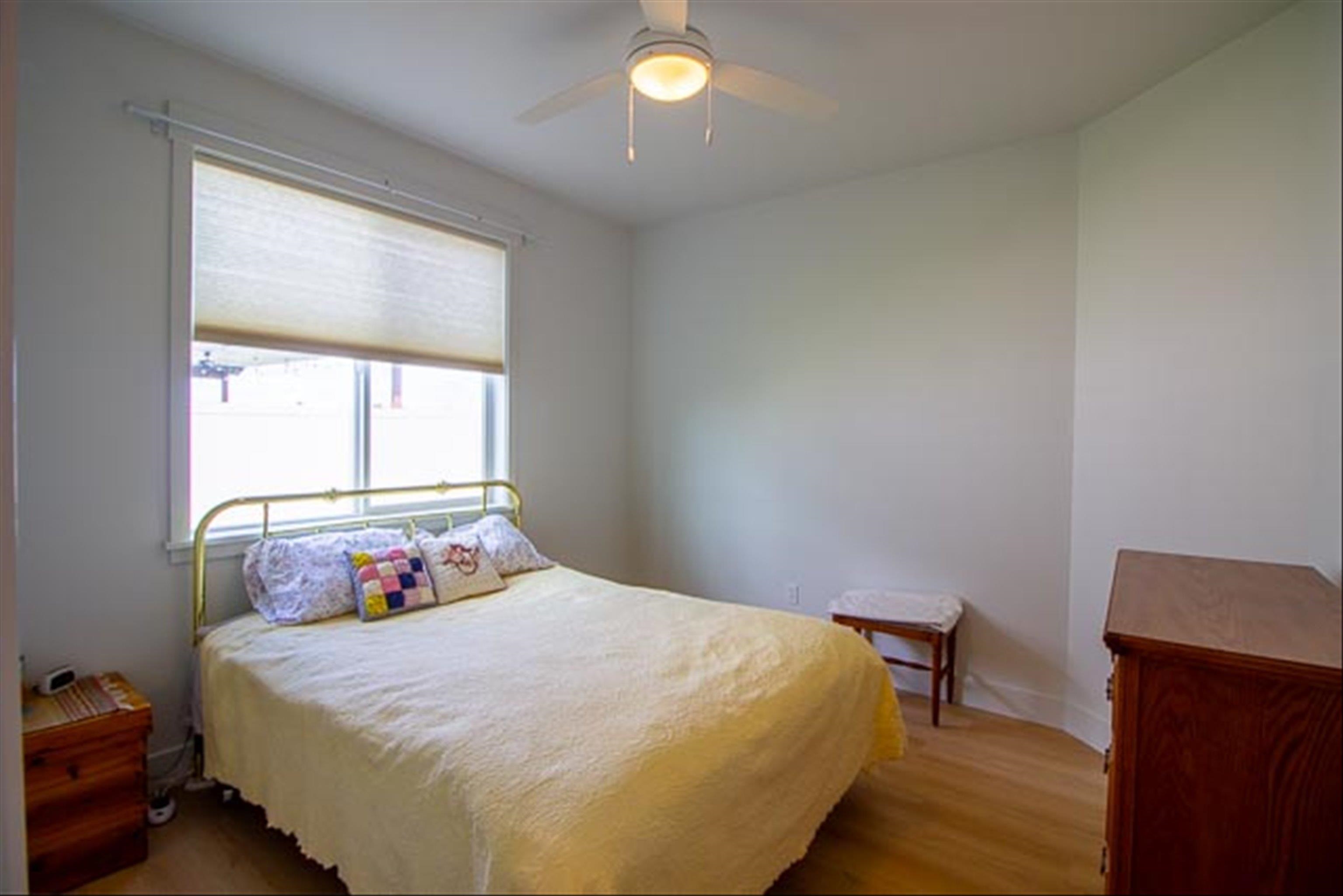 1262 N Park Ave - Photo 17