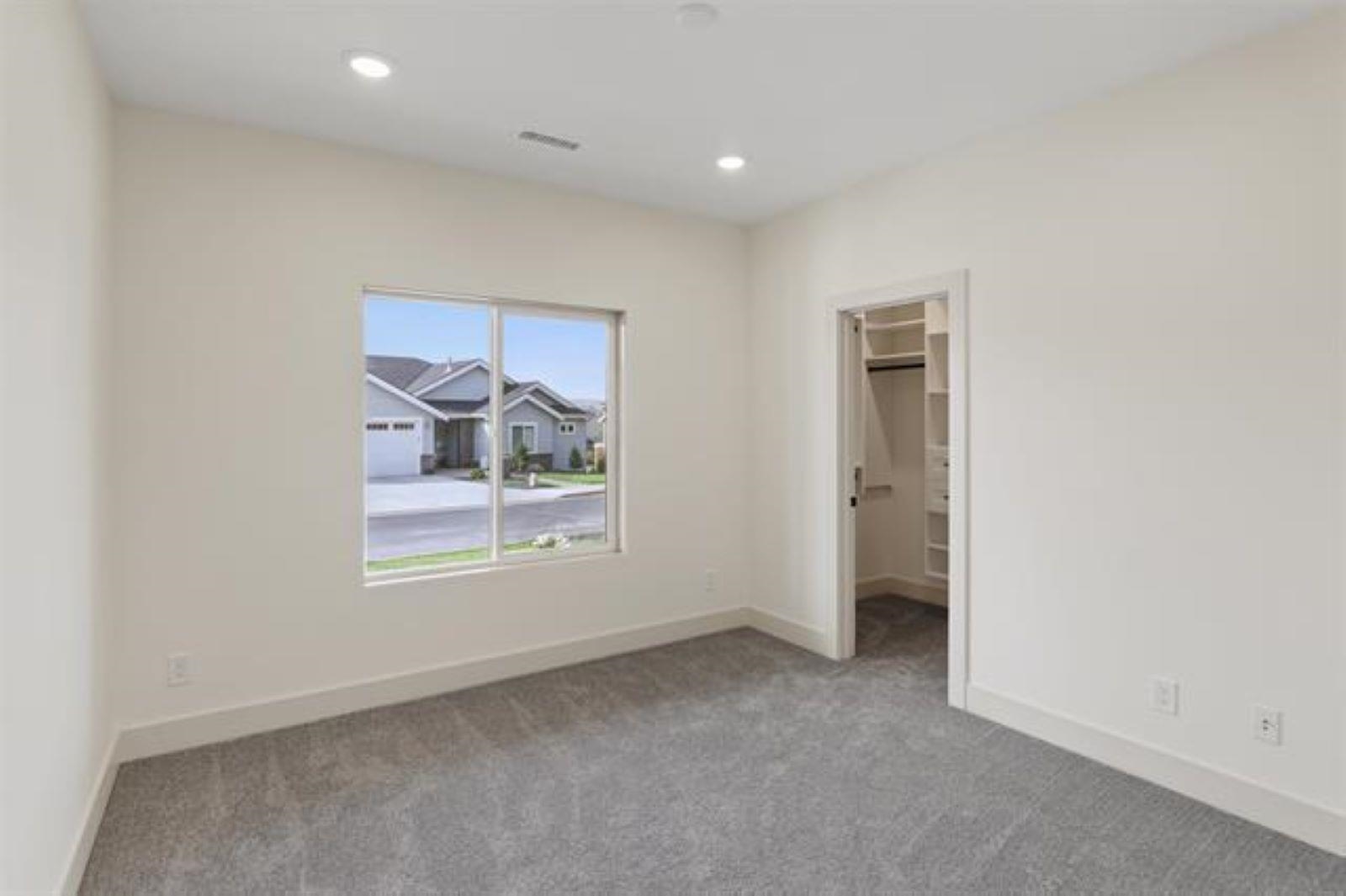 7612 N Cedar Rd - Photo 11