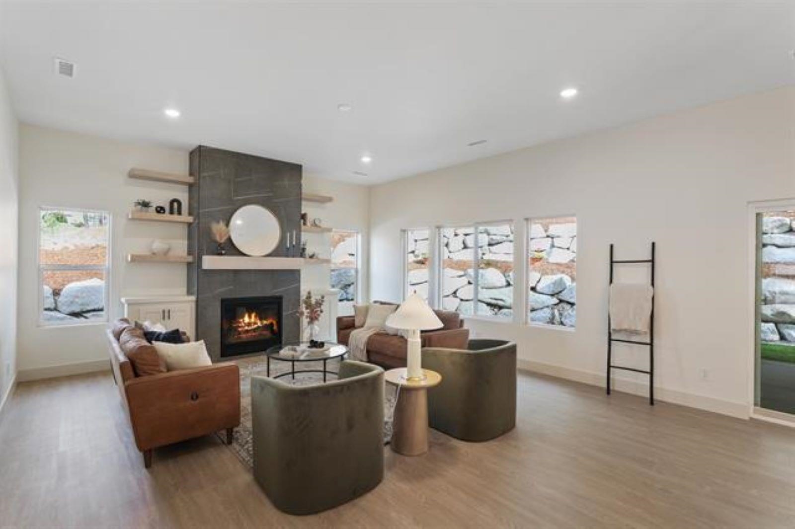 7612 N Cedar Rd - Photo 3