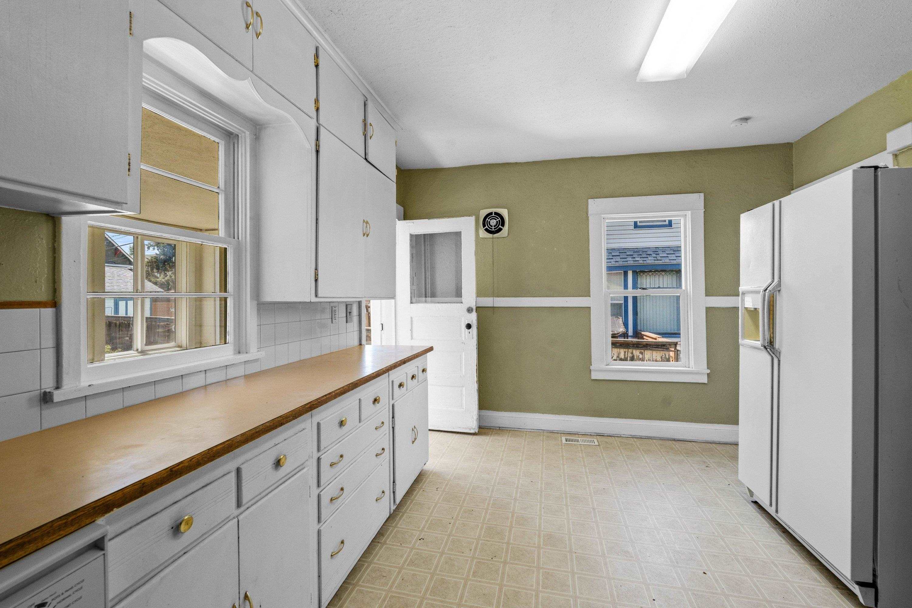 1818 E 11th Ave - Photo 11