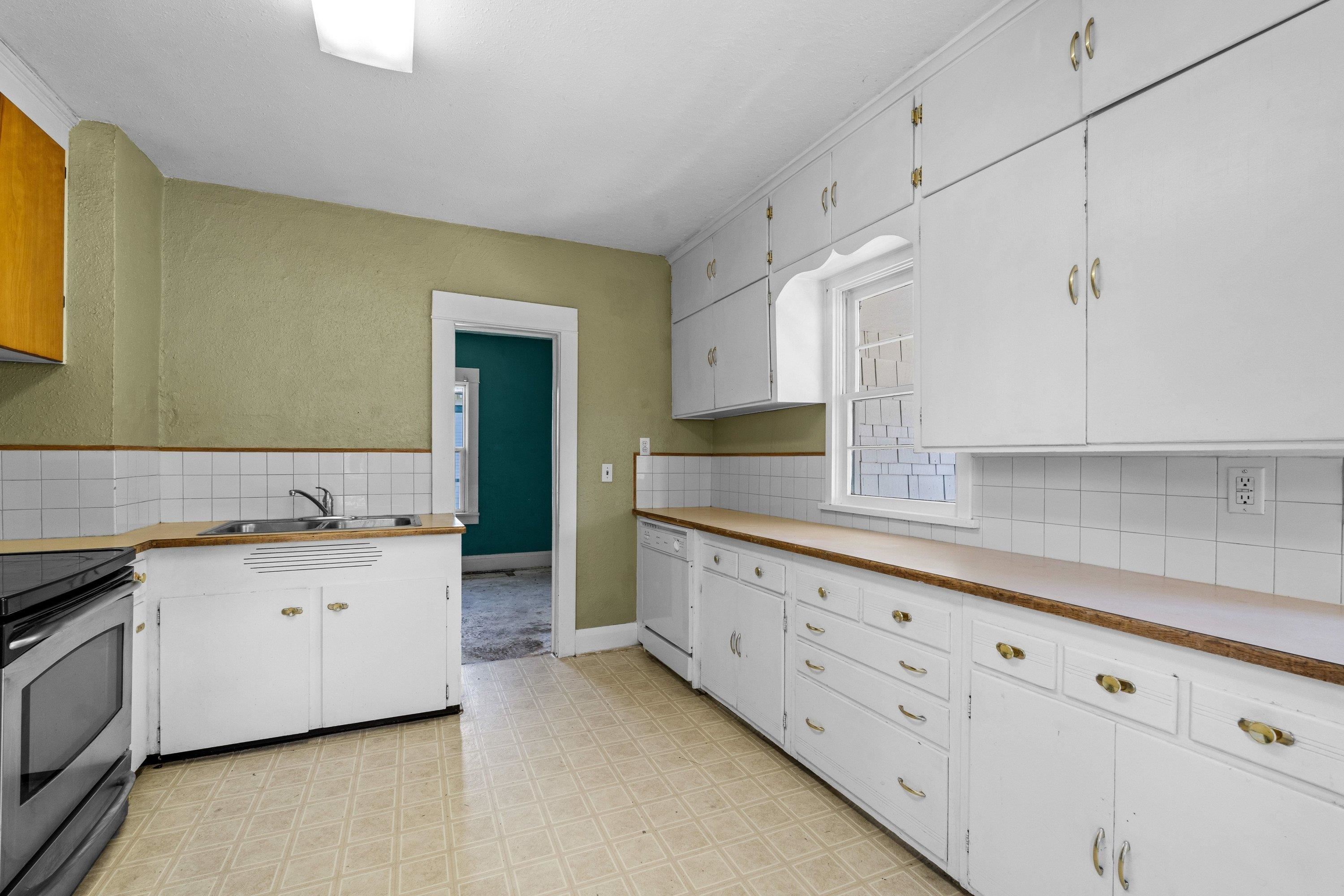 1818 E 11th Ave - Photo 12