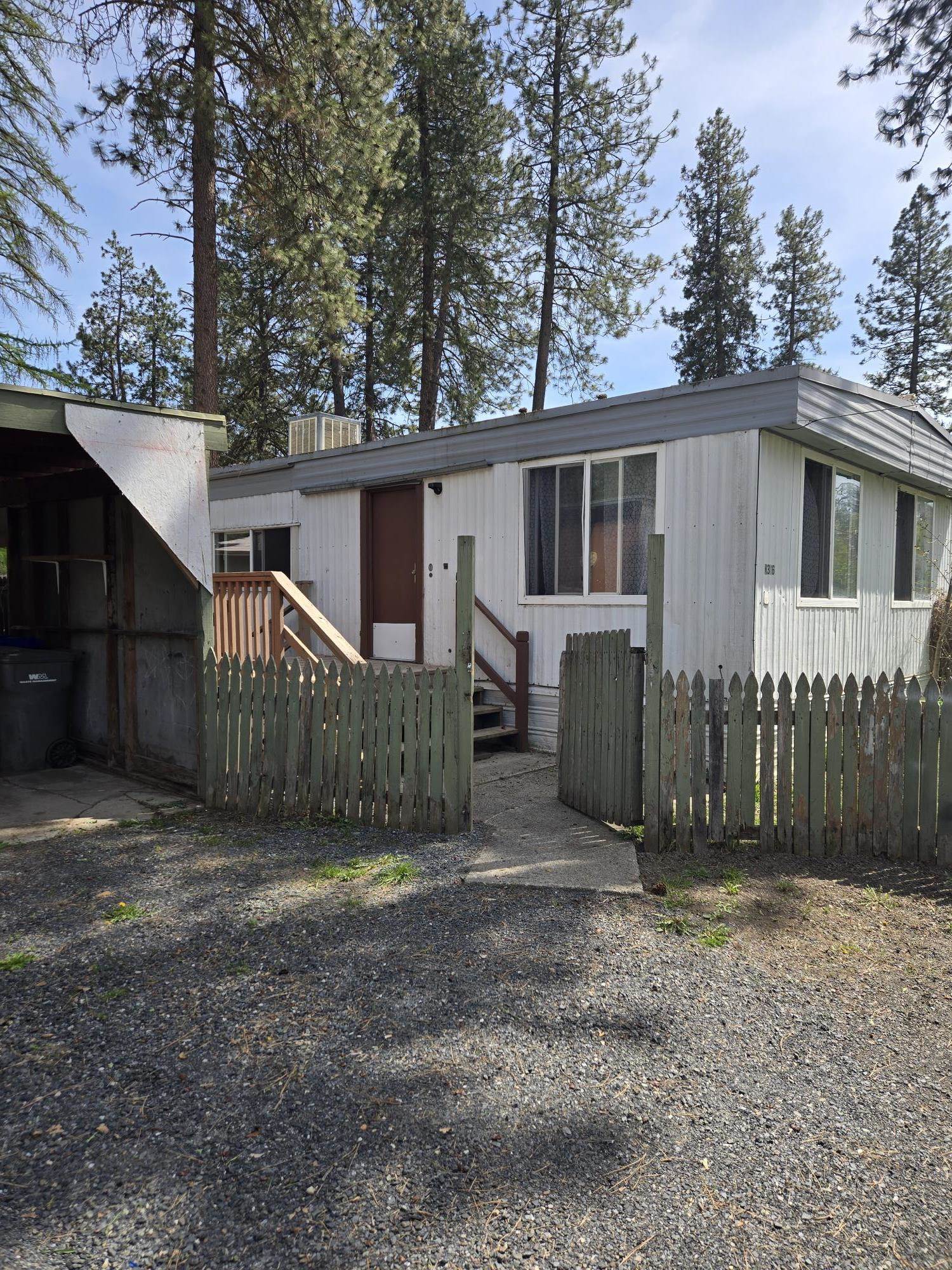 316 N Colville Rd - Photo 1