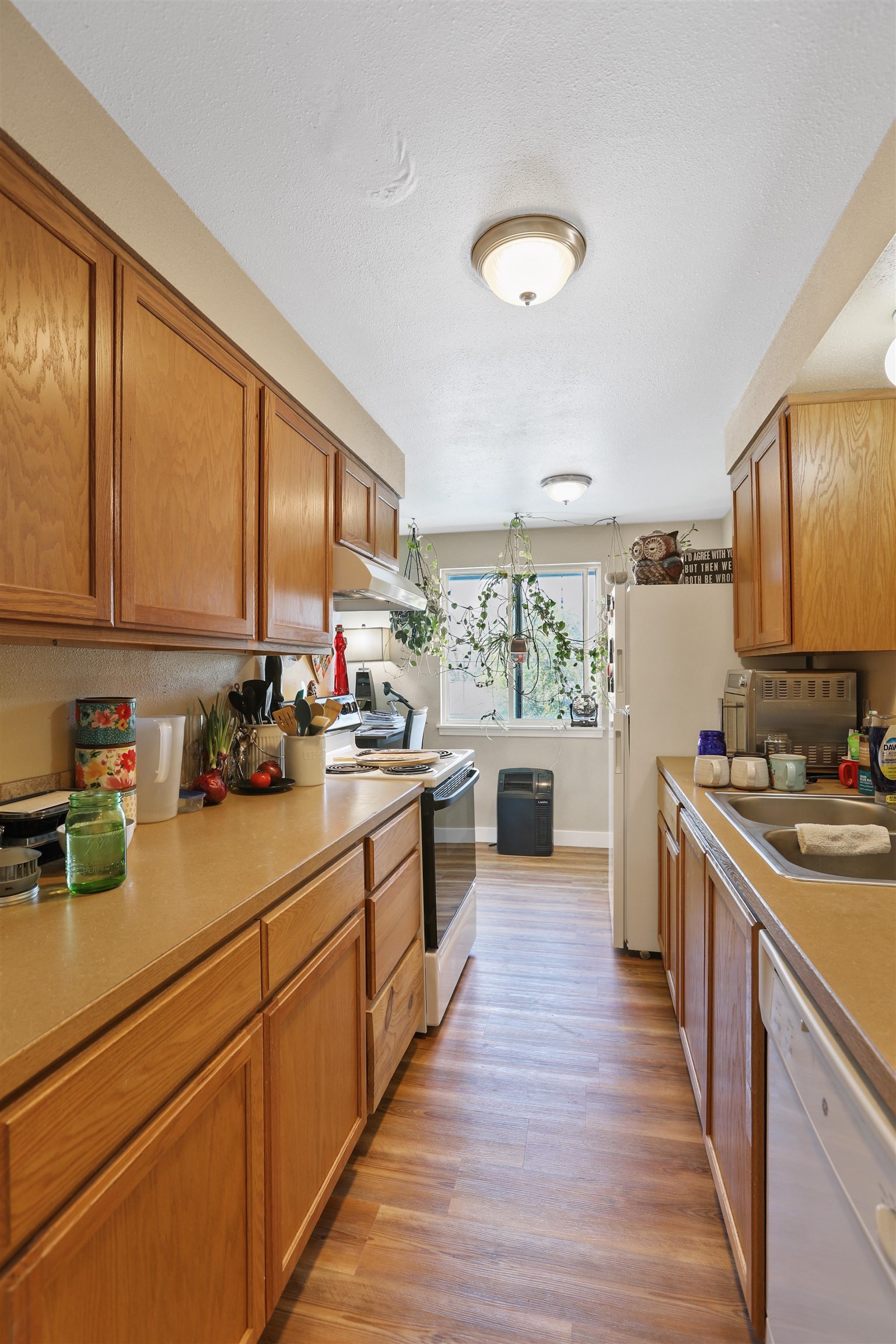 1847 E Marshall Ave - Photo 7