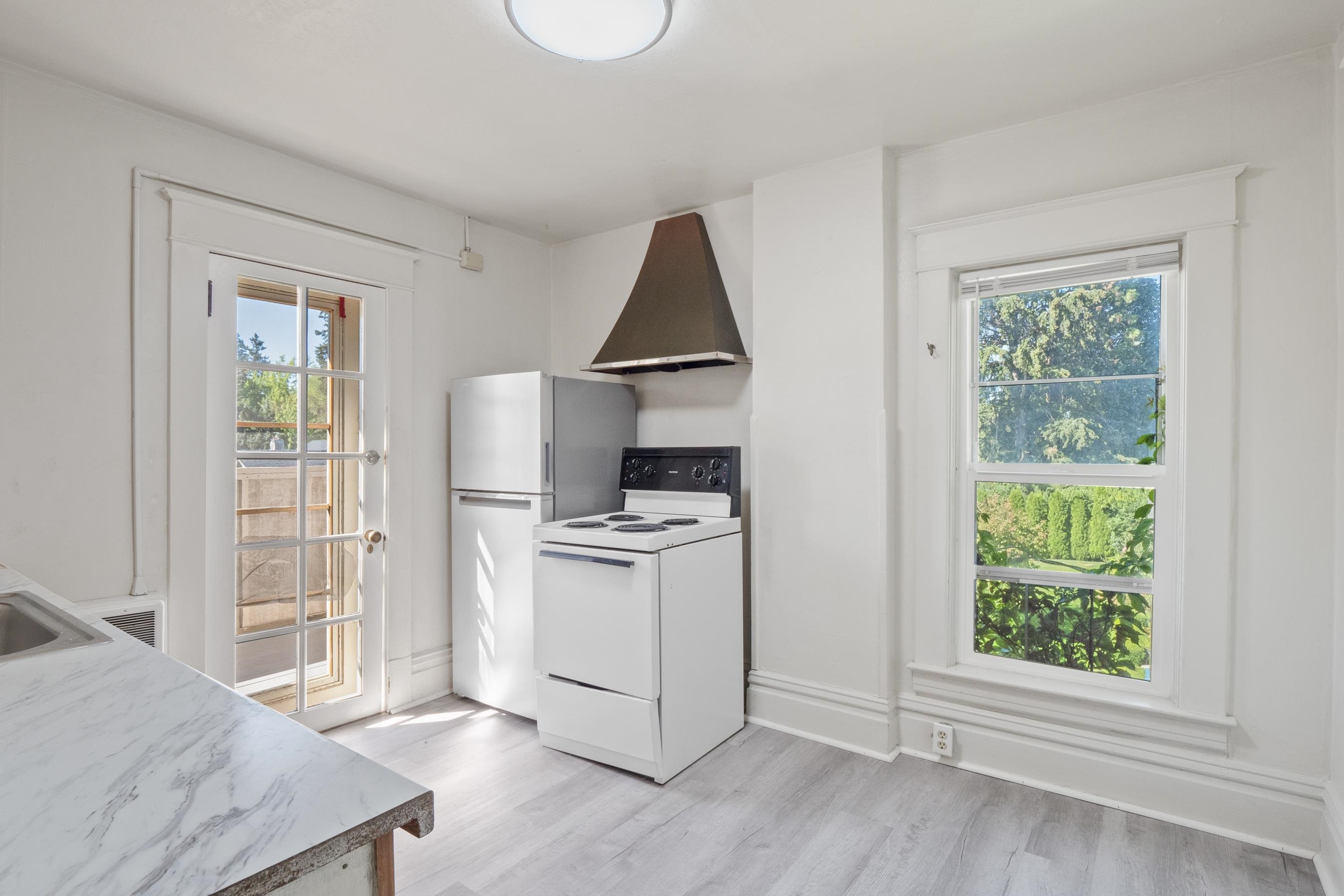 1122 S Walnut St - Photo 6