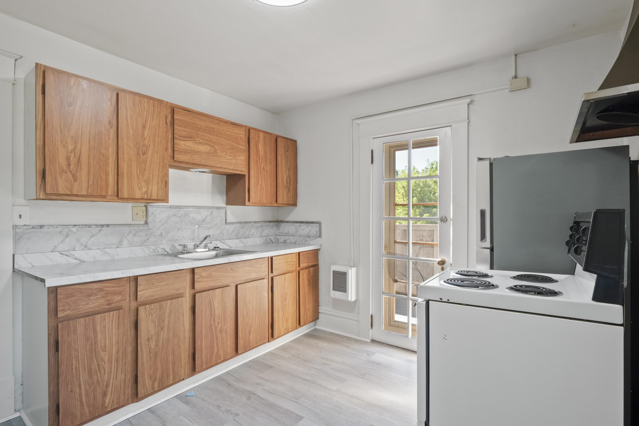 1122 S Walnut St - Photo 7