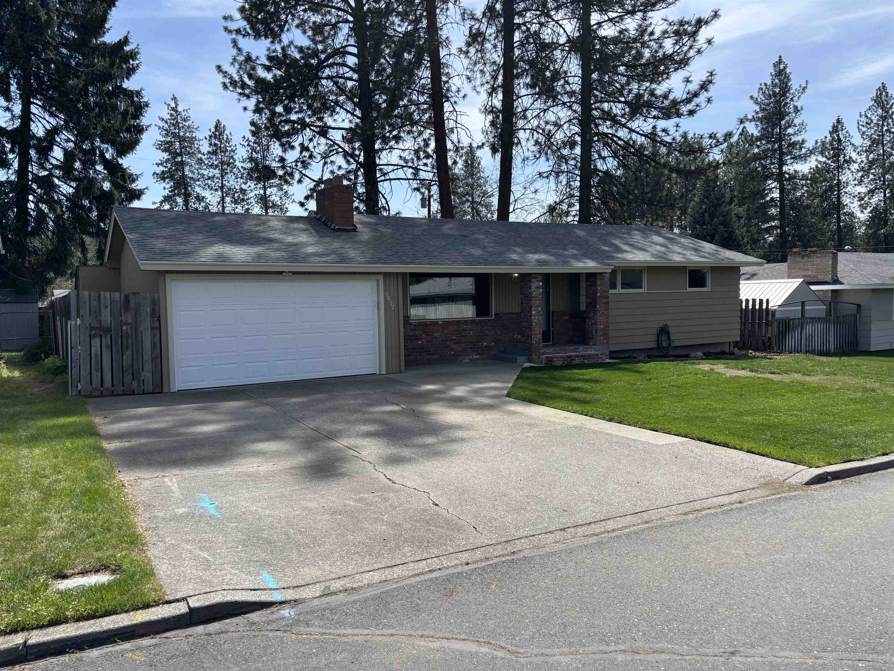 5017 W HOUSTON Ave - Photo 1