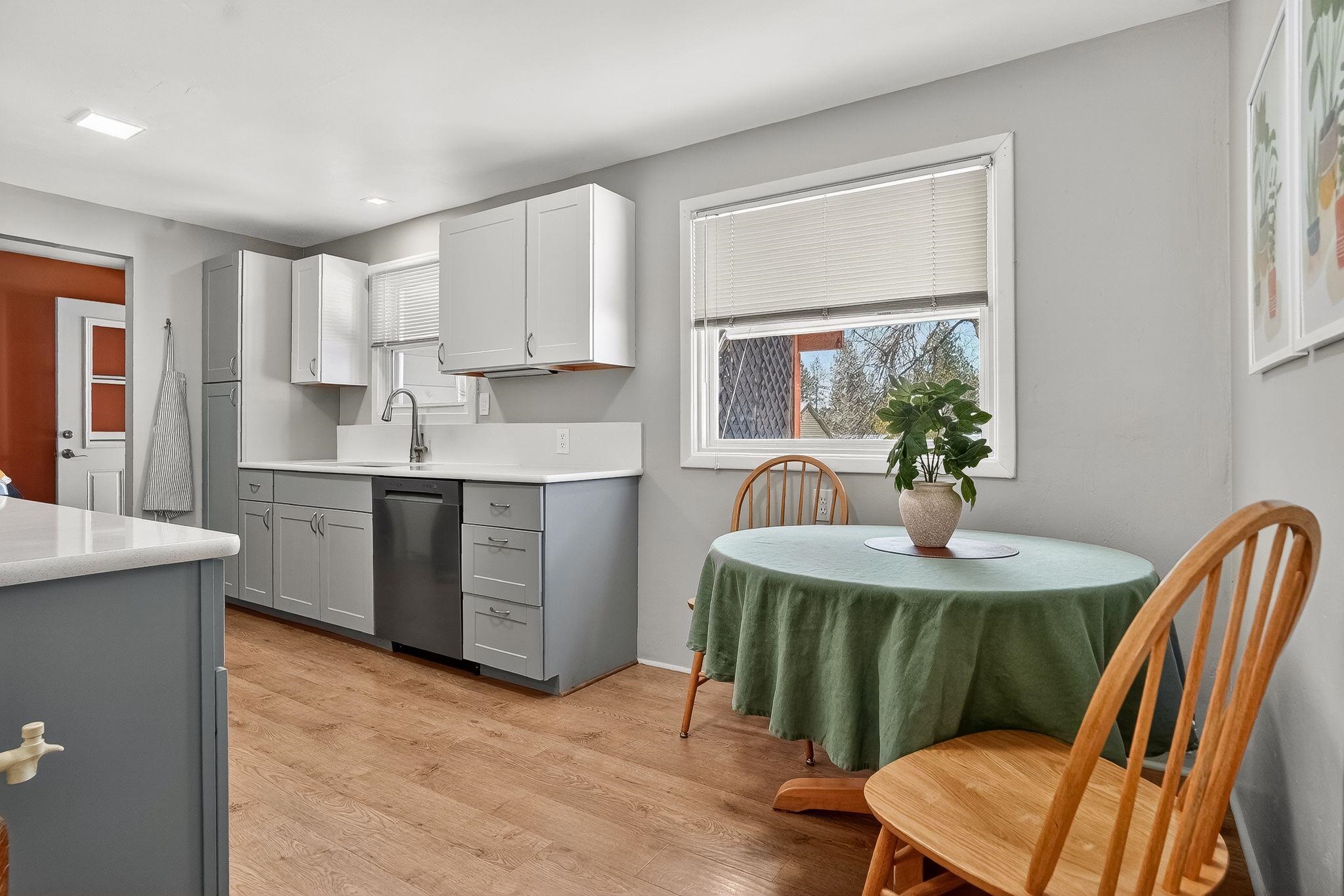 2917 W SANSON Ave - Photo 11