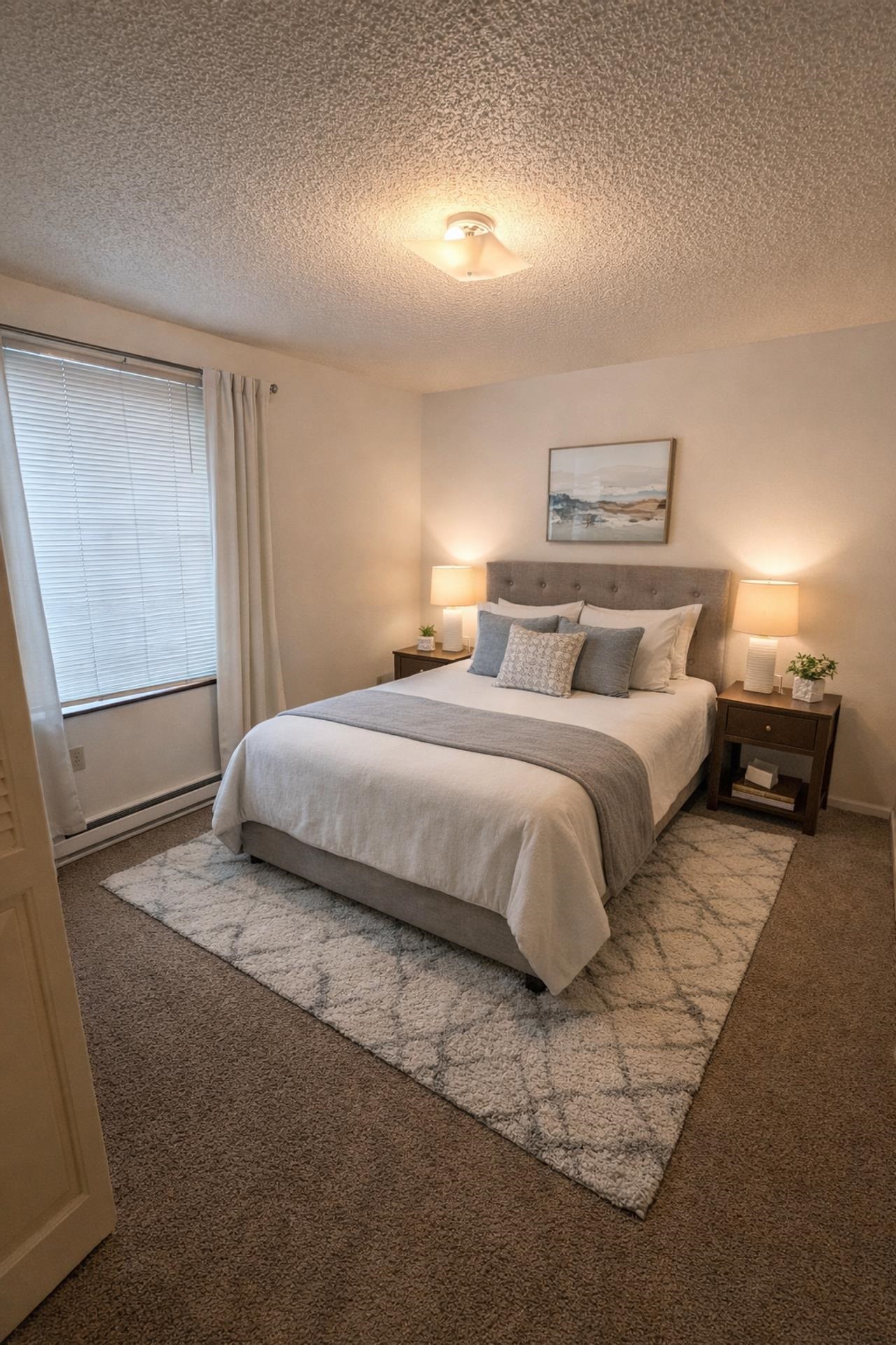 512 E Mission Ave - Photo 3