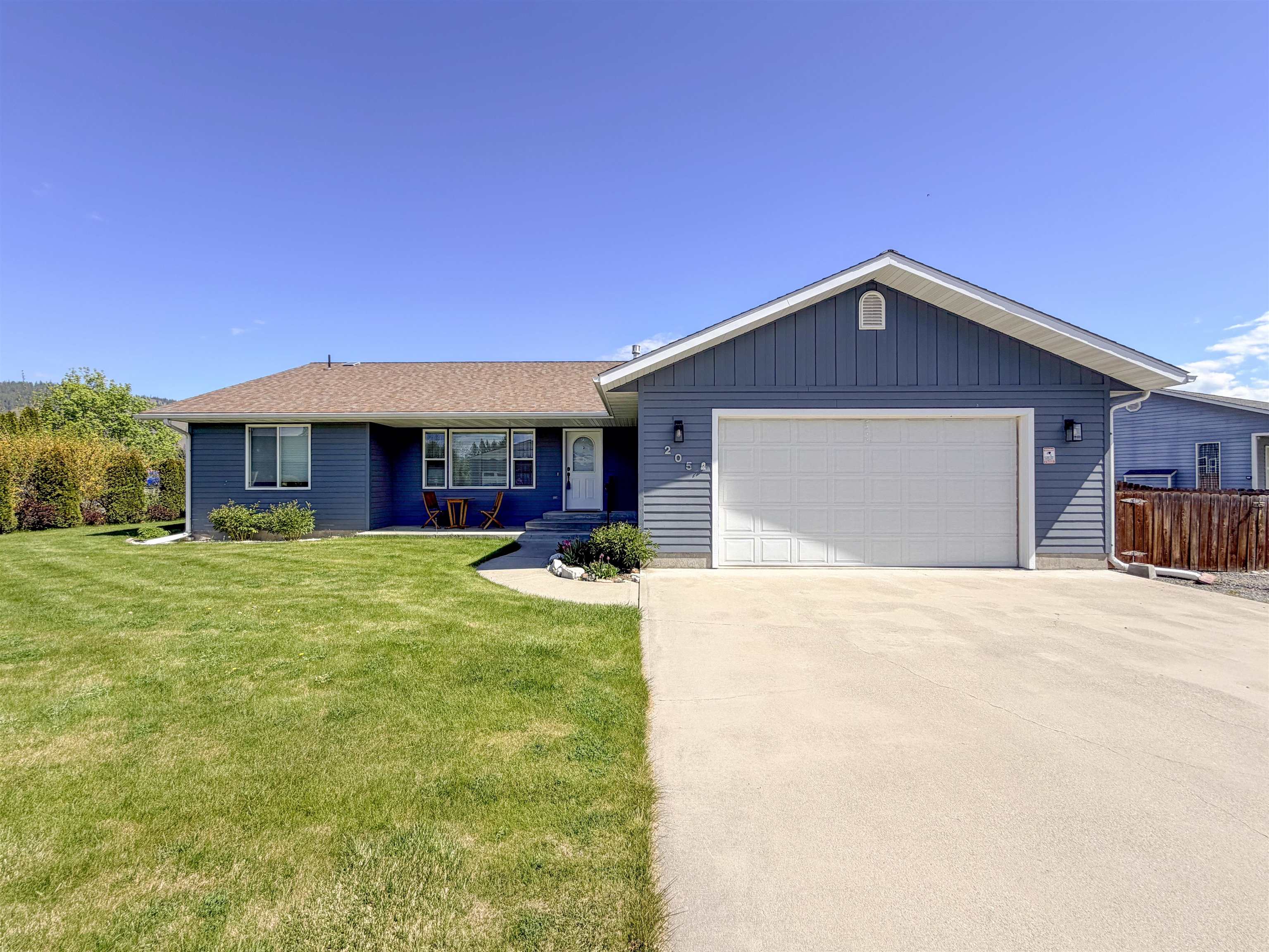 205 E Evergreen Dr - Photo 1