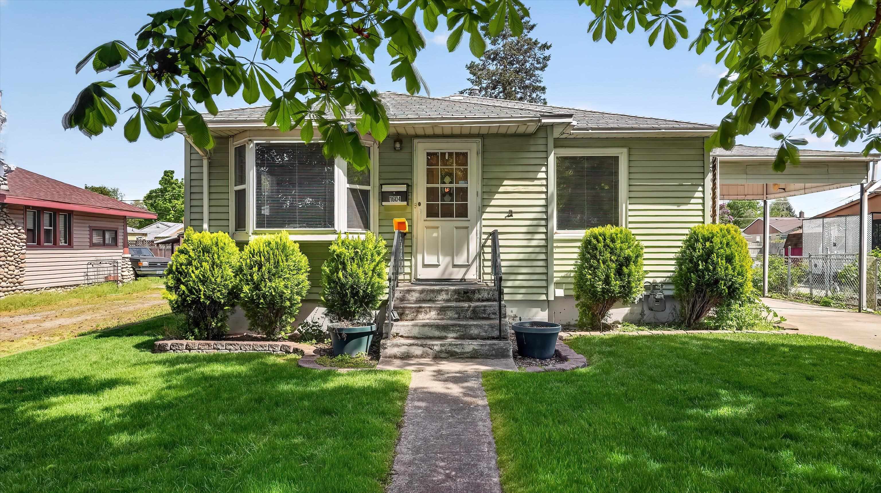 1604 N COOK St - Photo 1