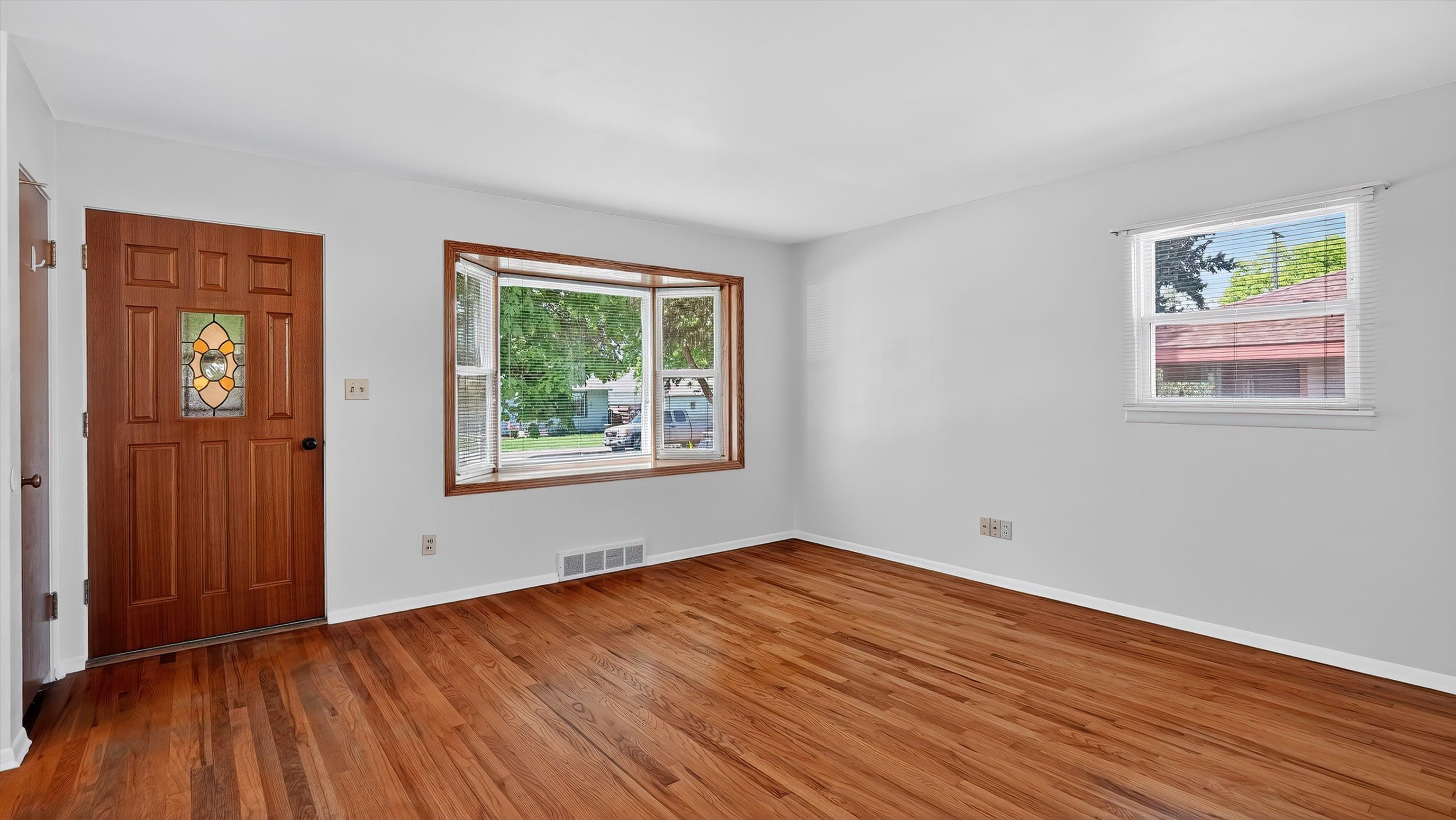 1604 N COOK St - Photo 2