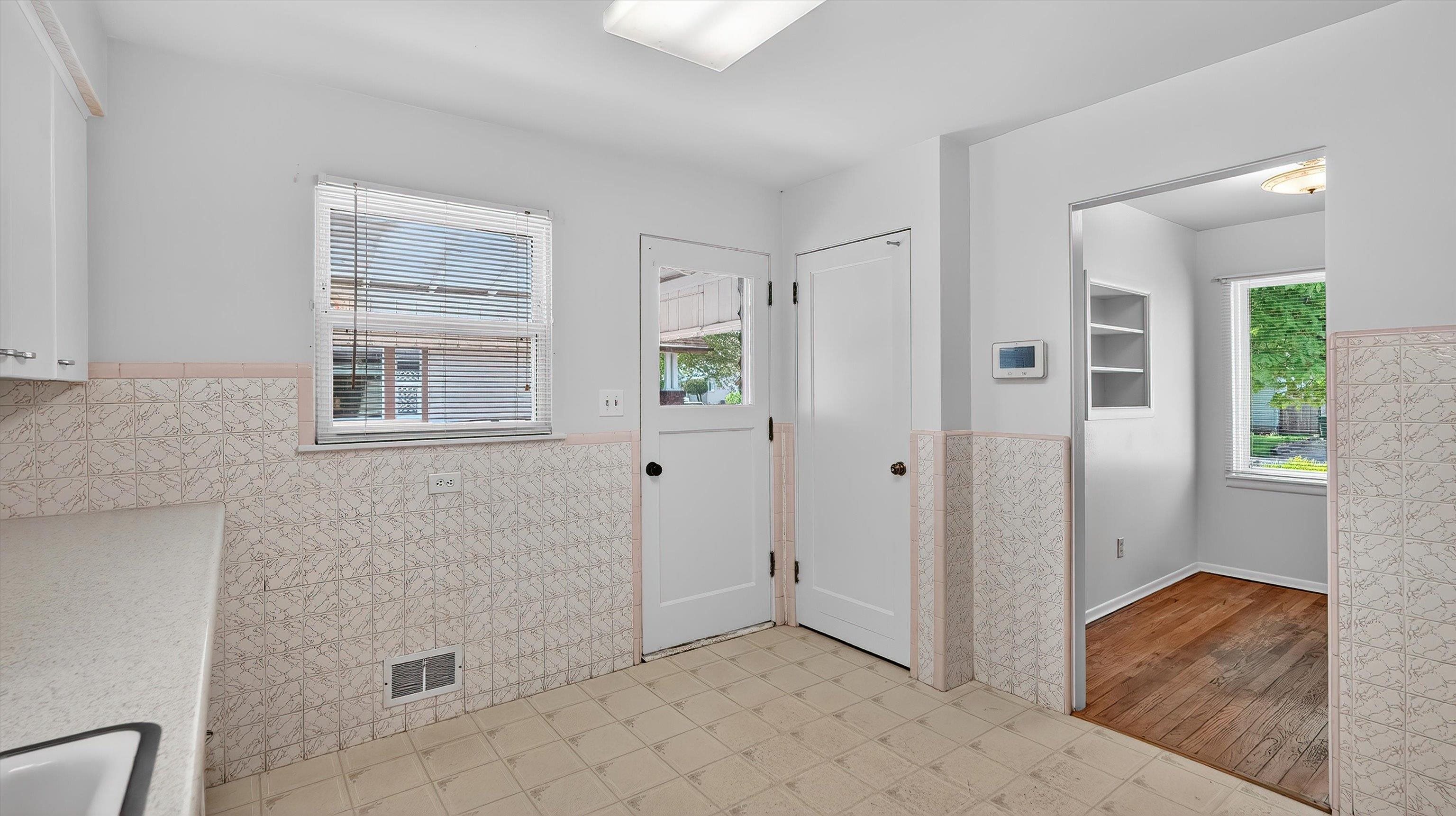 1604 N COOK St - Photo 12