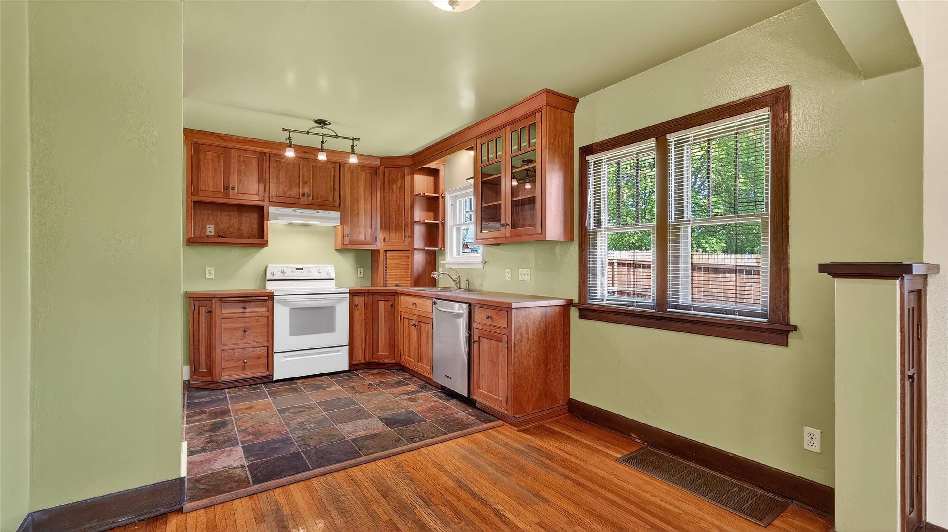3202 W Kiernan Ave - Photo 10