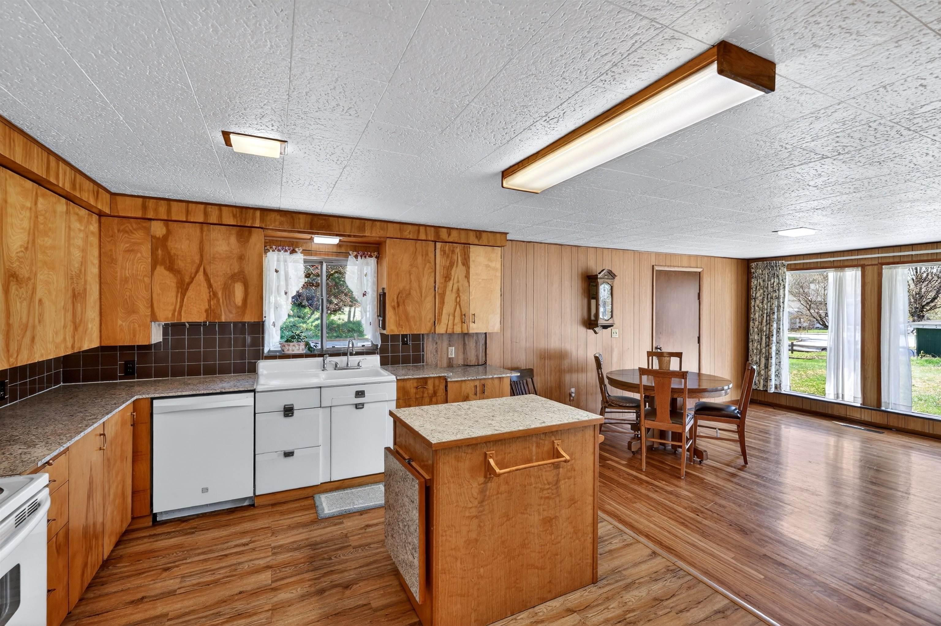 319 N Cass Ave - Photo 3