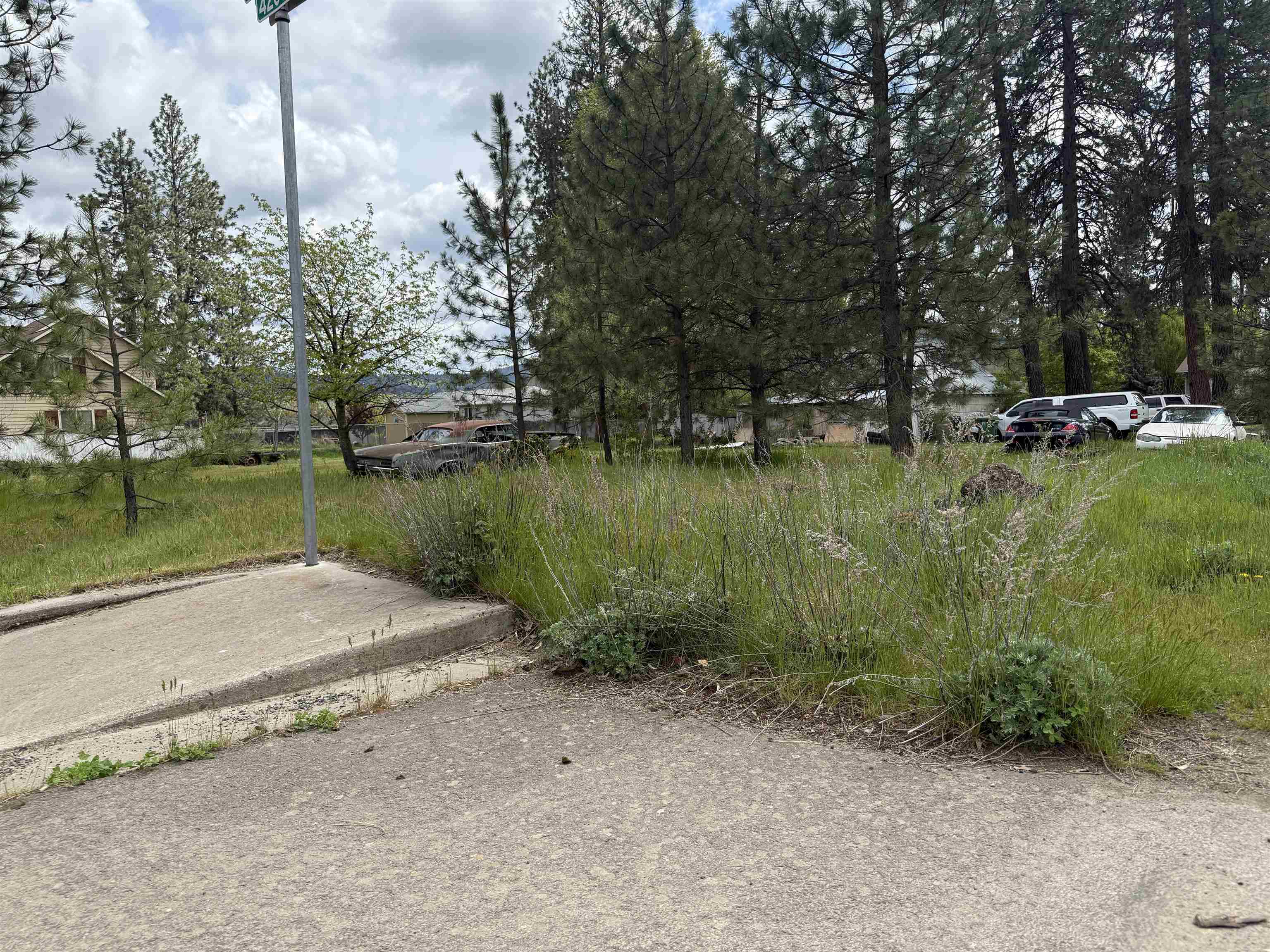 4207 E 28th Ave - Photo 2