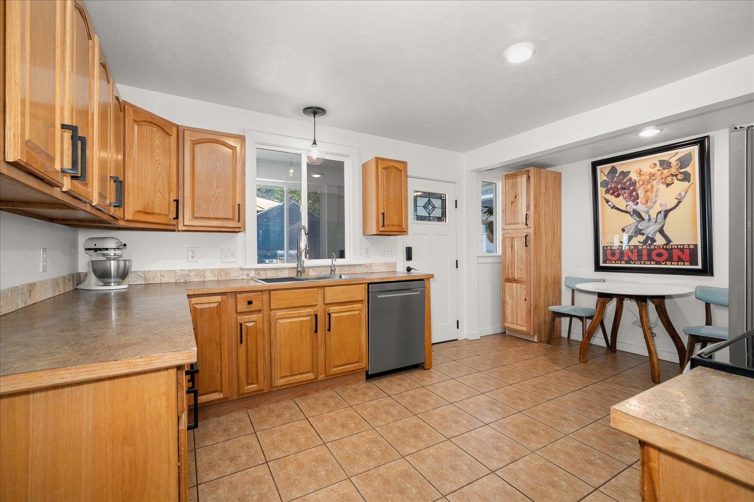 1712 E Hartson Ave - Photo 3