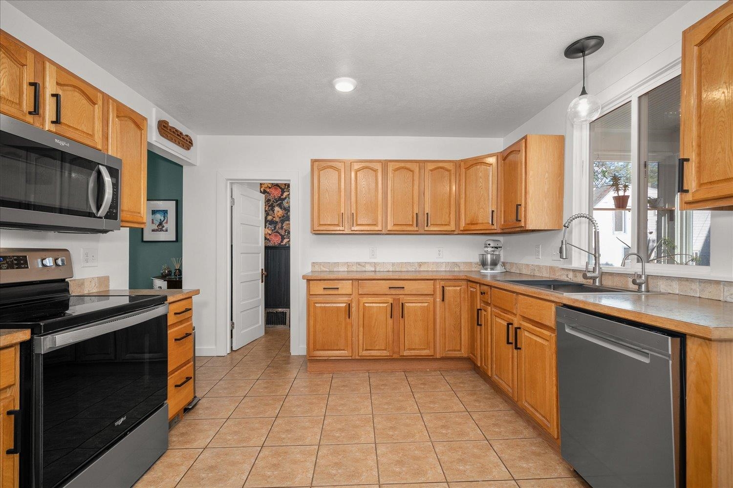 1712 E Hartson Ave - Photo 7