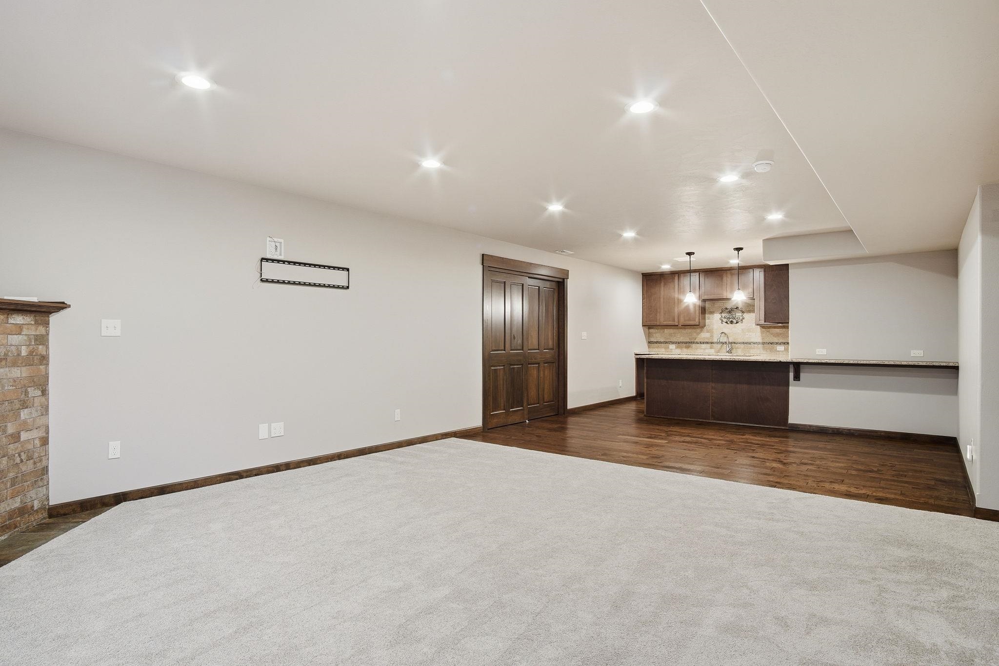 2120 S Selkirk Dr - Photo 27